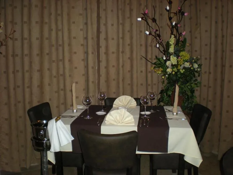 Restaurant/places to eat in Sheva Hotel