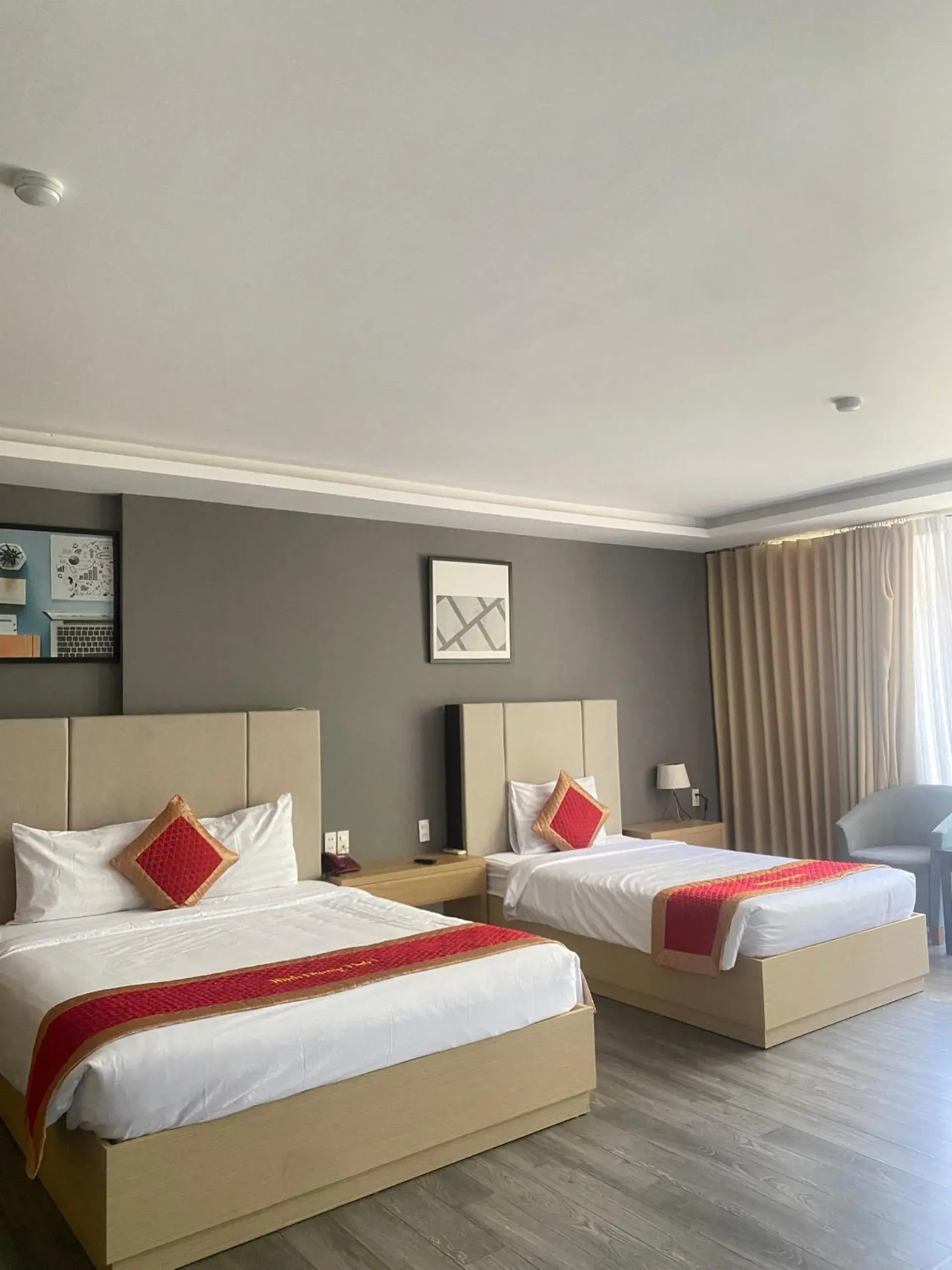Luxury Triple Room in Binh Duong Resident Hotel Luxury Triple Room in Binh Duong Resident Hotel