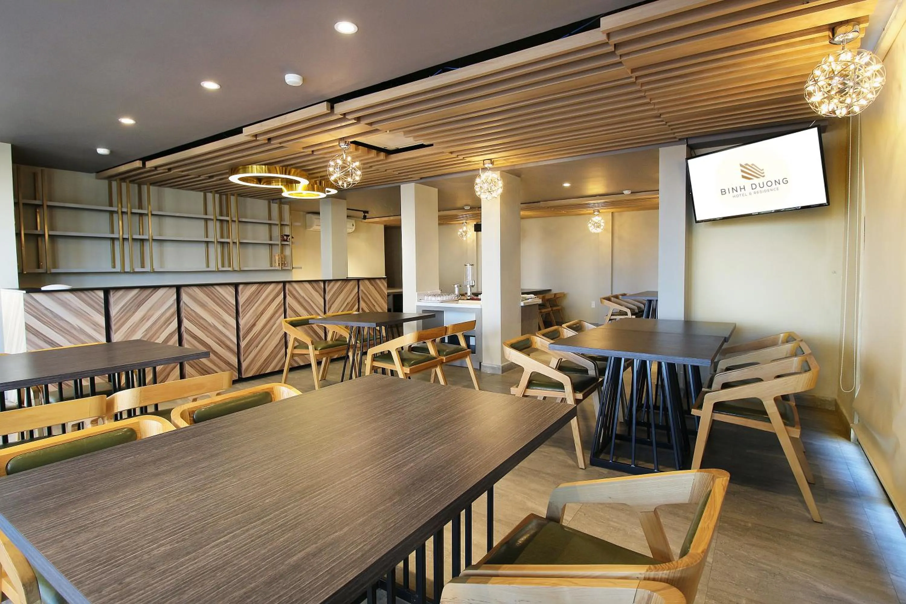 Restaurant/places to eat in Binh Duong Resident Hotel