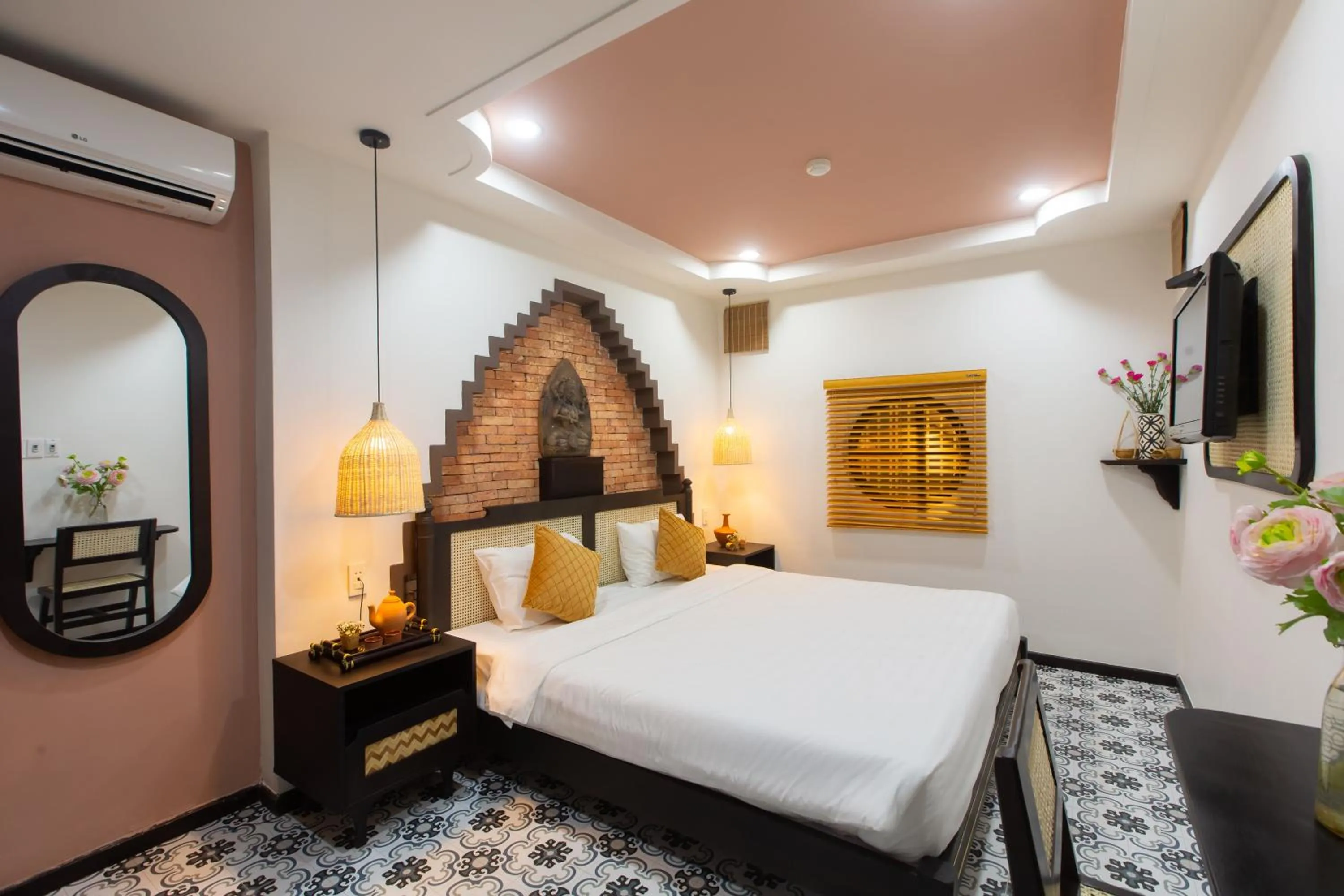 Bed in Binh Duong Resident Hotel