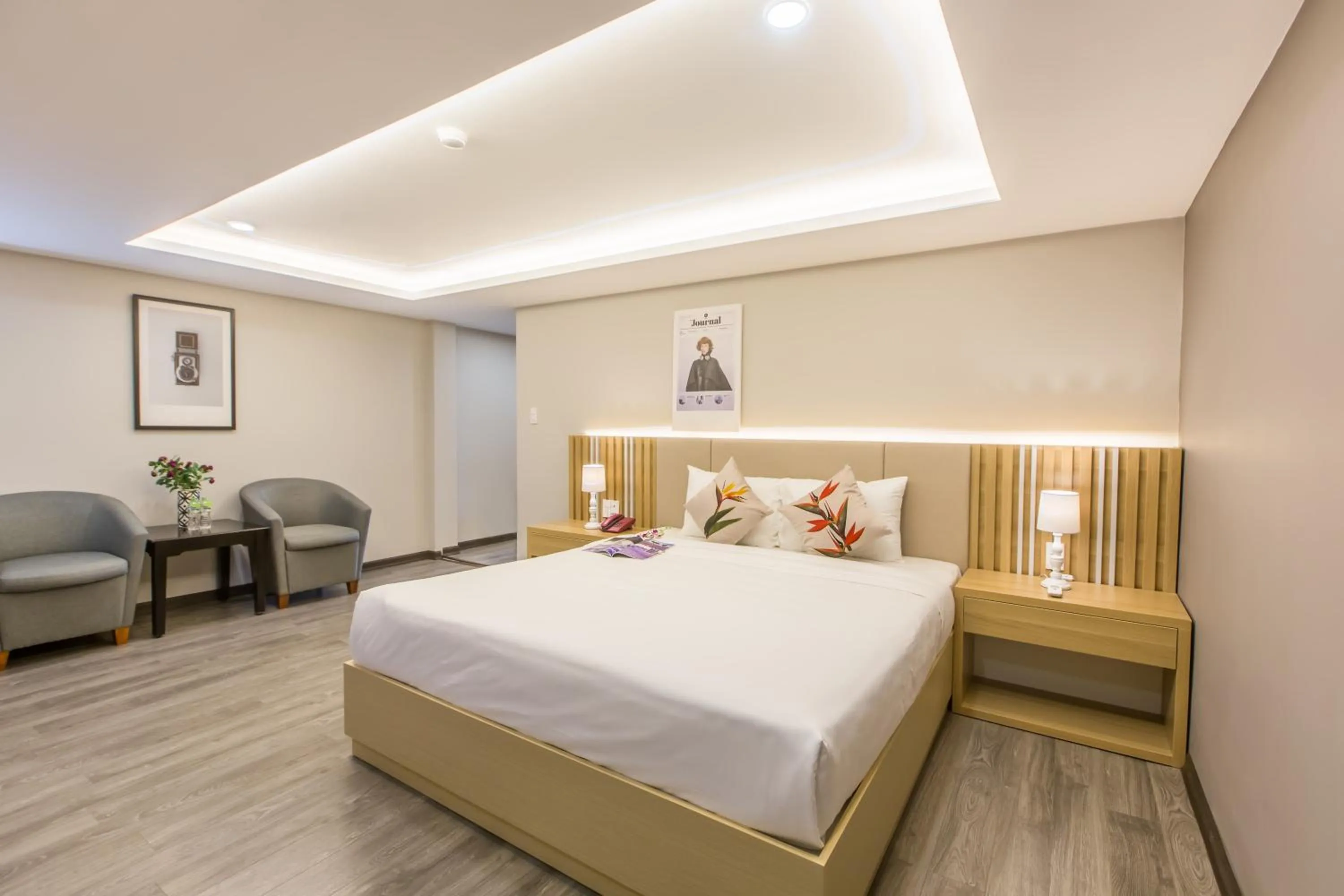 Bedroom, Bed in Binh Duong Resident Hotel