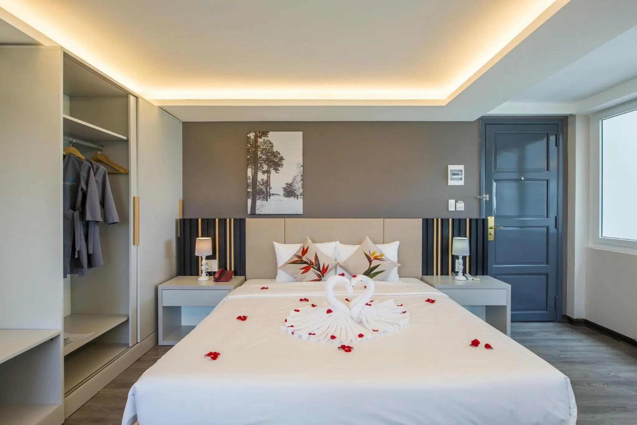 Bedroom, Bed in Binh Duong Resident Hotel