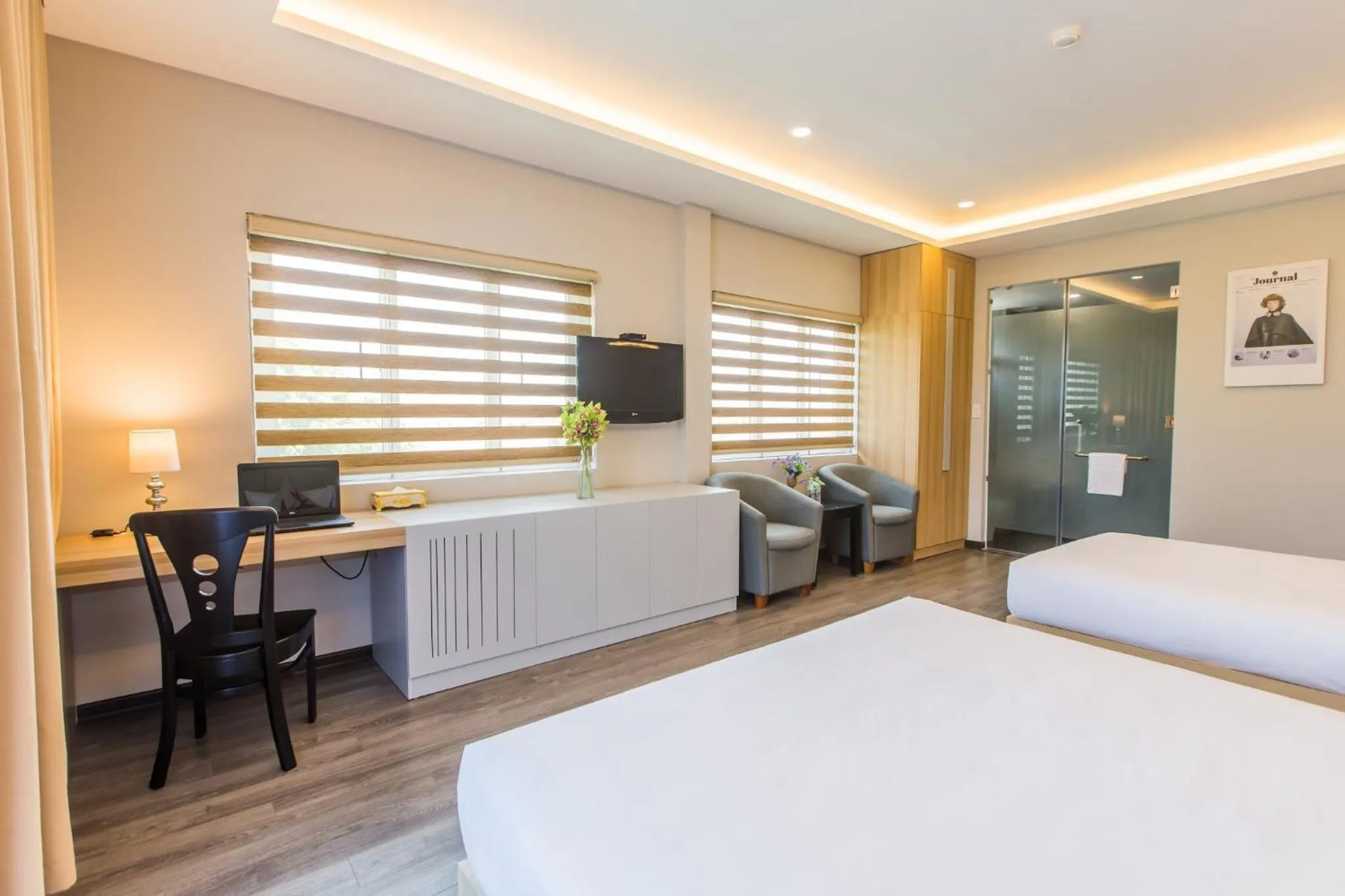 Photo of the whole room, Bed in Binh Duong Resident Hotel