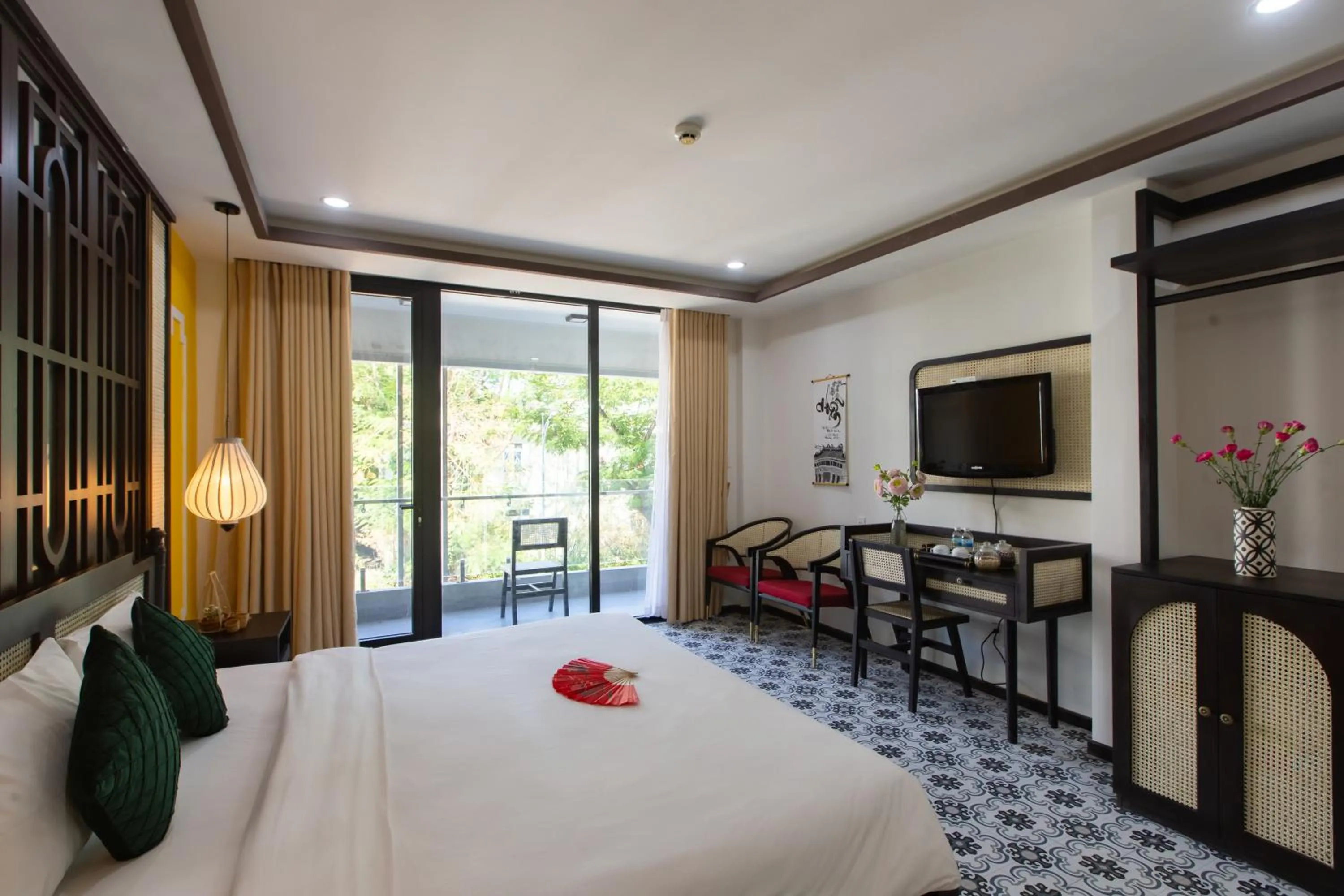 Bedroom, Bed in Binh Duong Resident Hotel