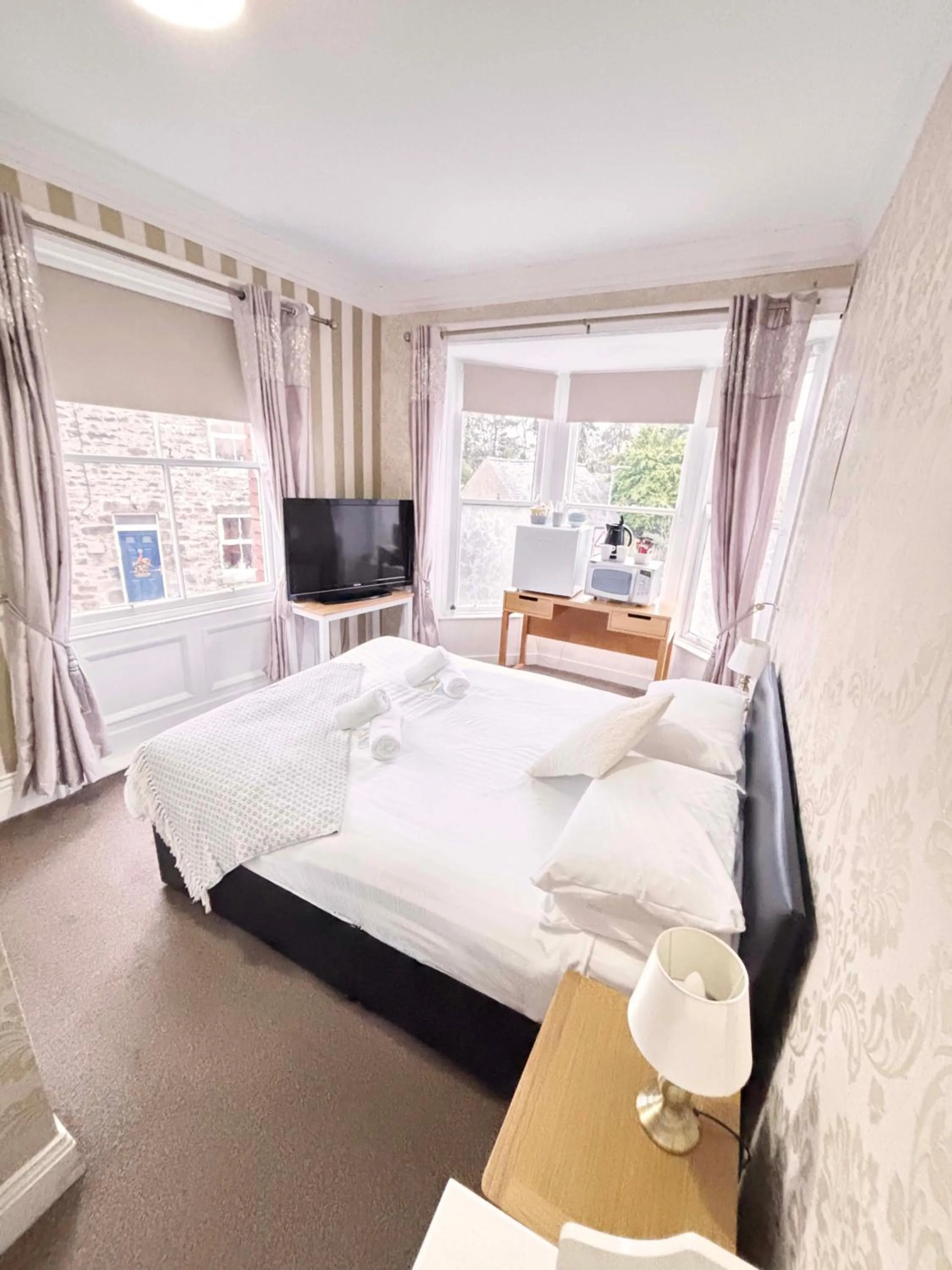 Bed in The Queens Arms Hotel Acomb