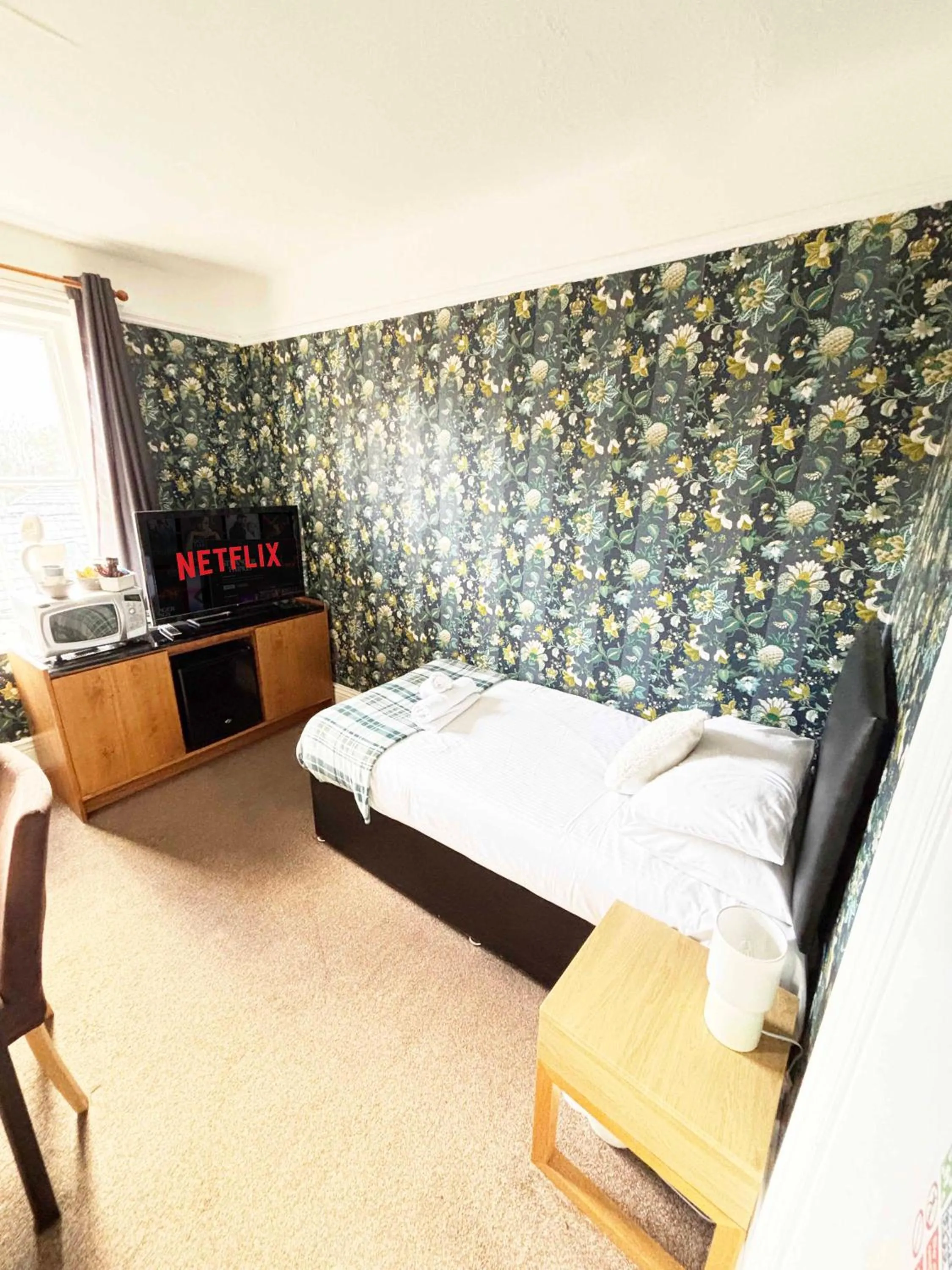 Bed in The Queens Arms Hotel Acomb