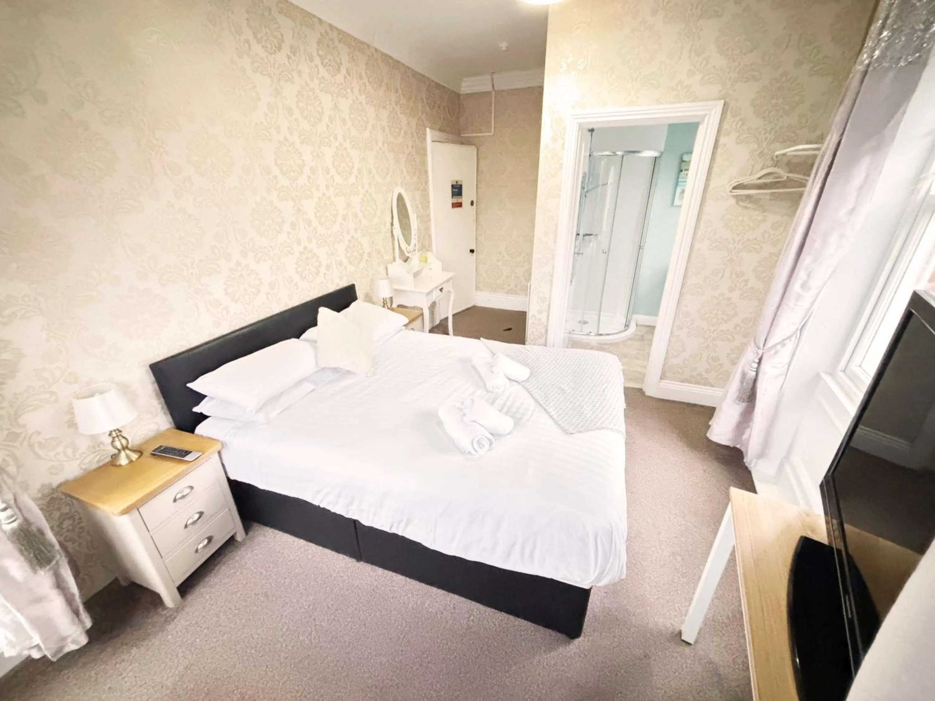 Bed in The Queens Arms Hotel Acomb