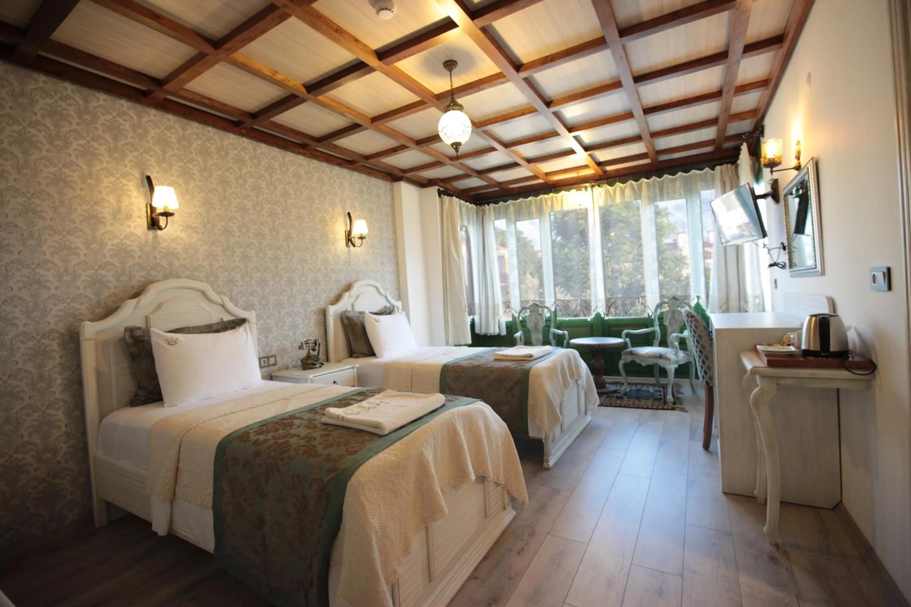 Photo of the whole room, Bed in Celsus Boutique Hotel