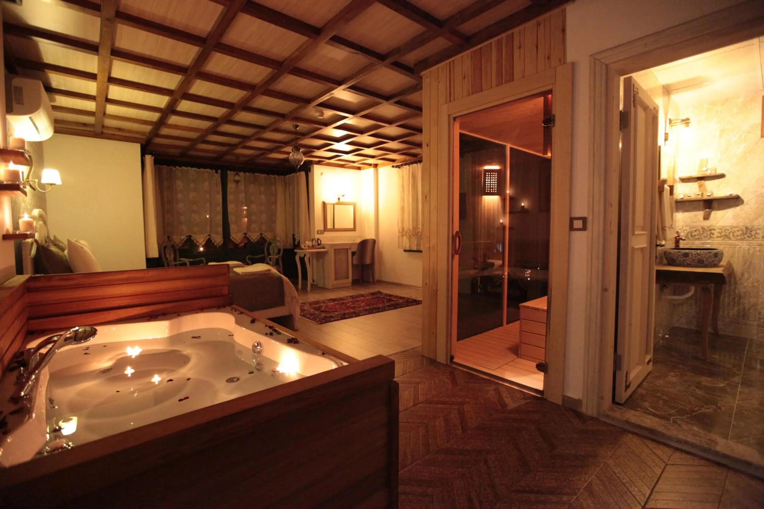 Hot Tub in Celsus Boutique Hotel