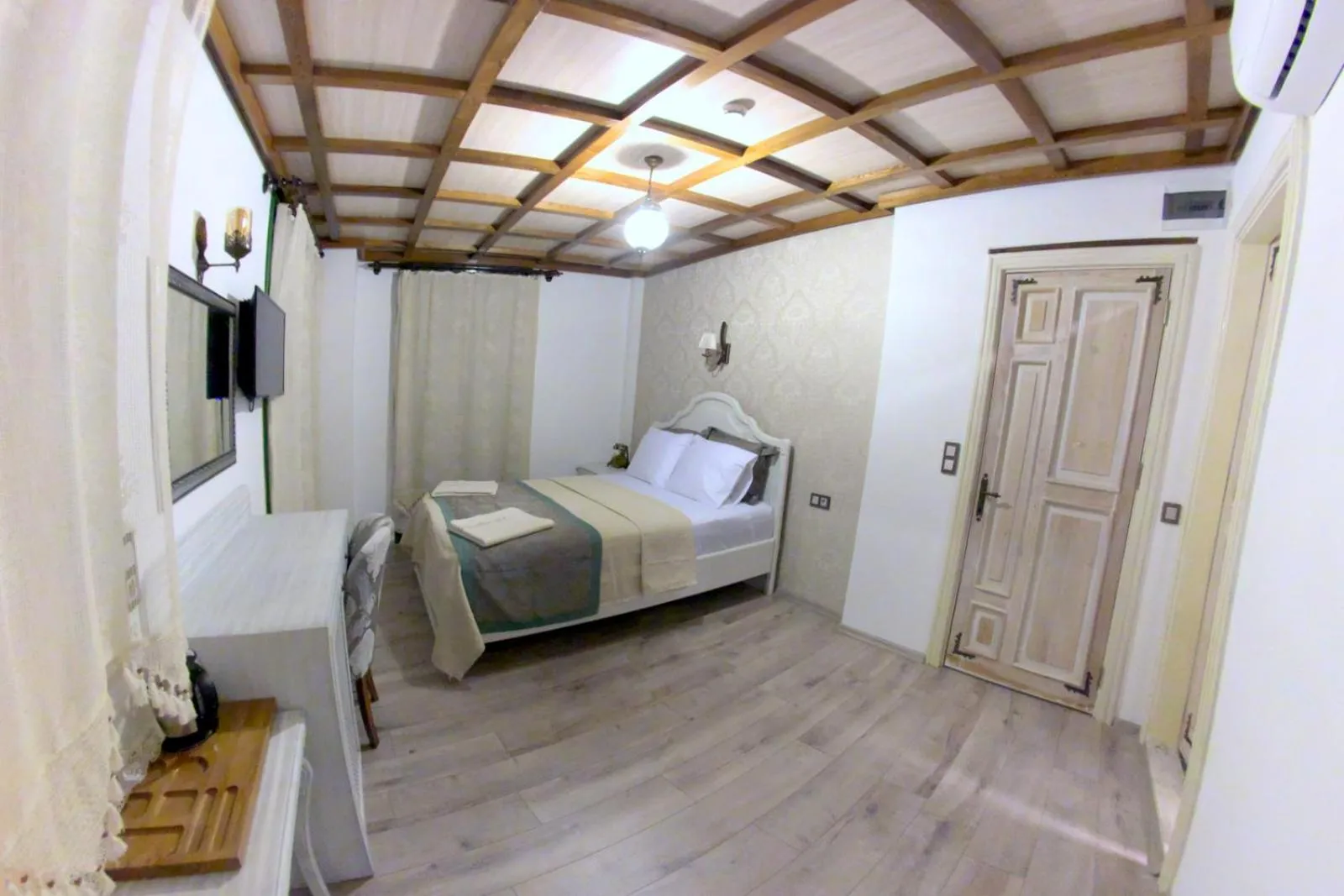 Bedroom, Bed in Celsus Boutique Hotel