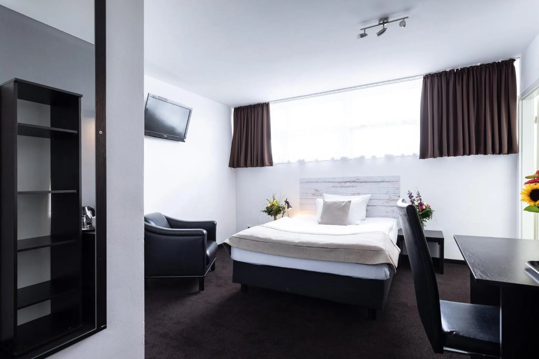 Photo of the whole room, Bed in Hotel Aviva