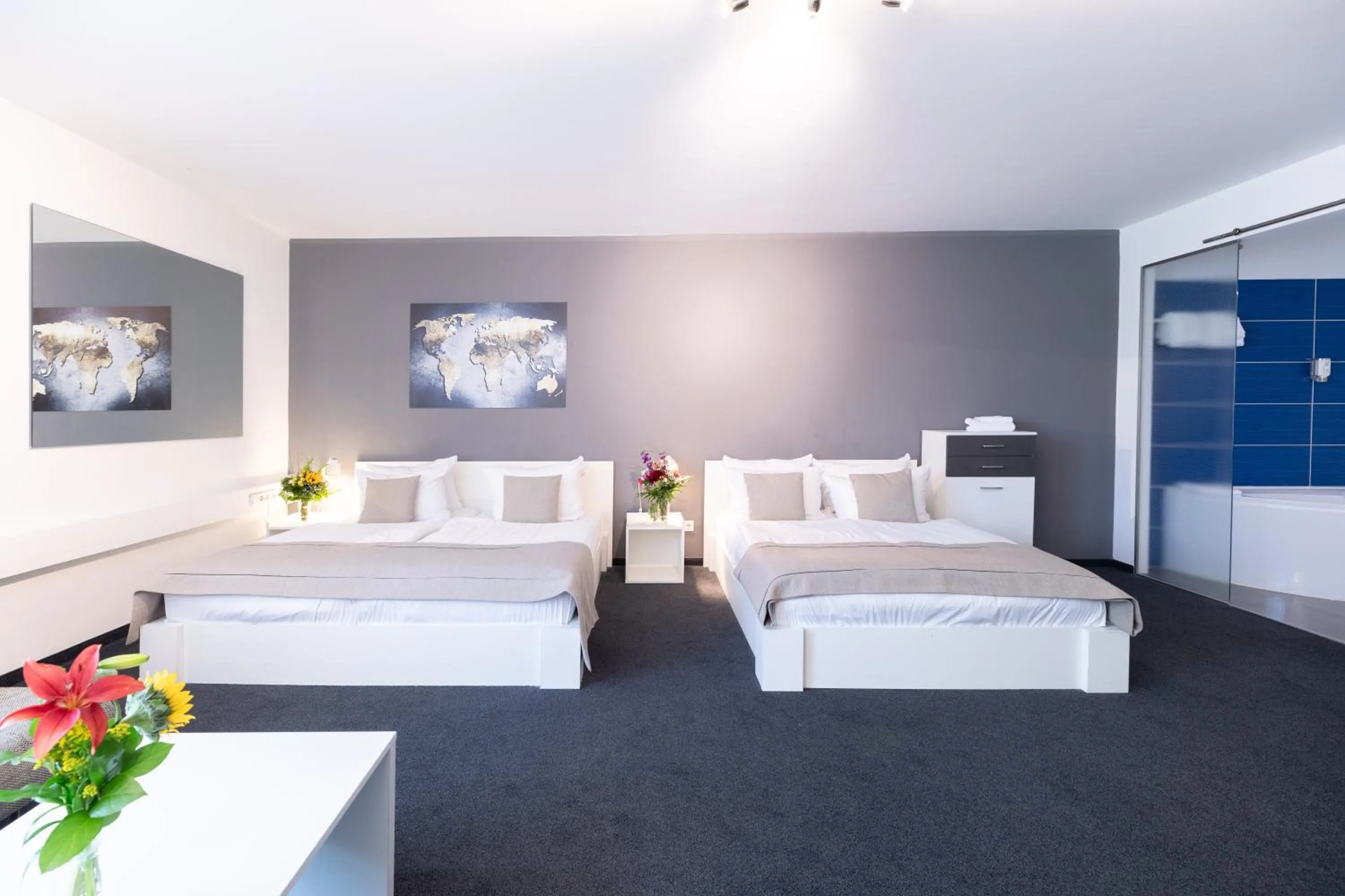 Photo of the whole room, Bed in Hotel Aviva