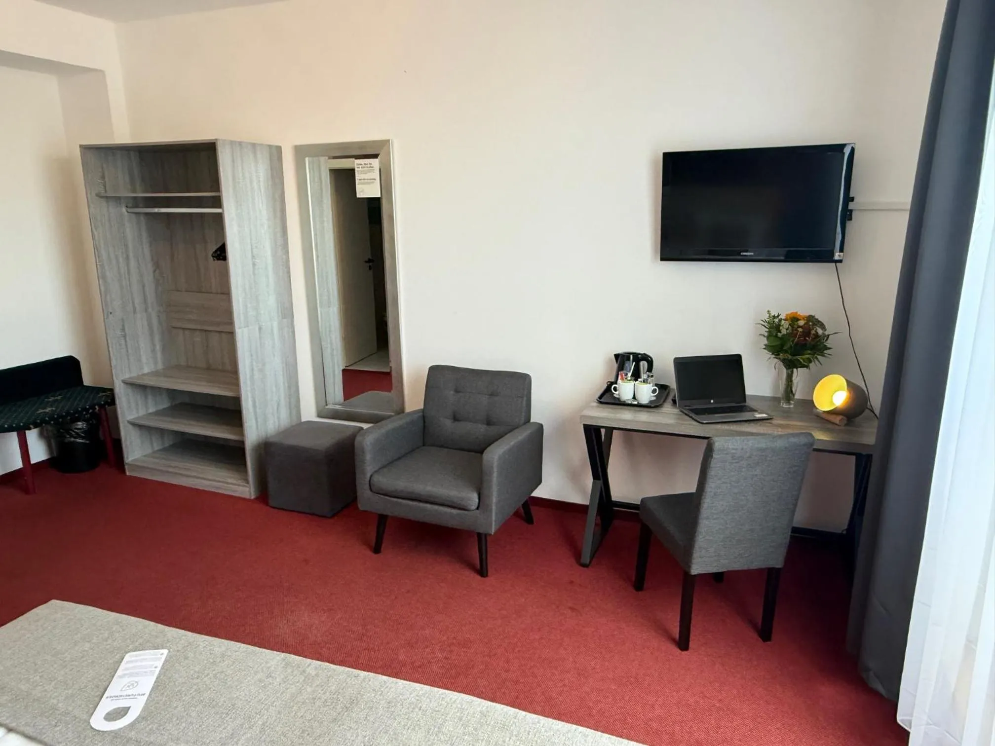 Photo of the whole room in Hotel Aviva