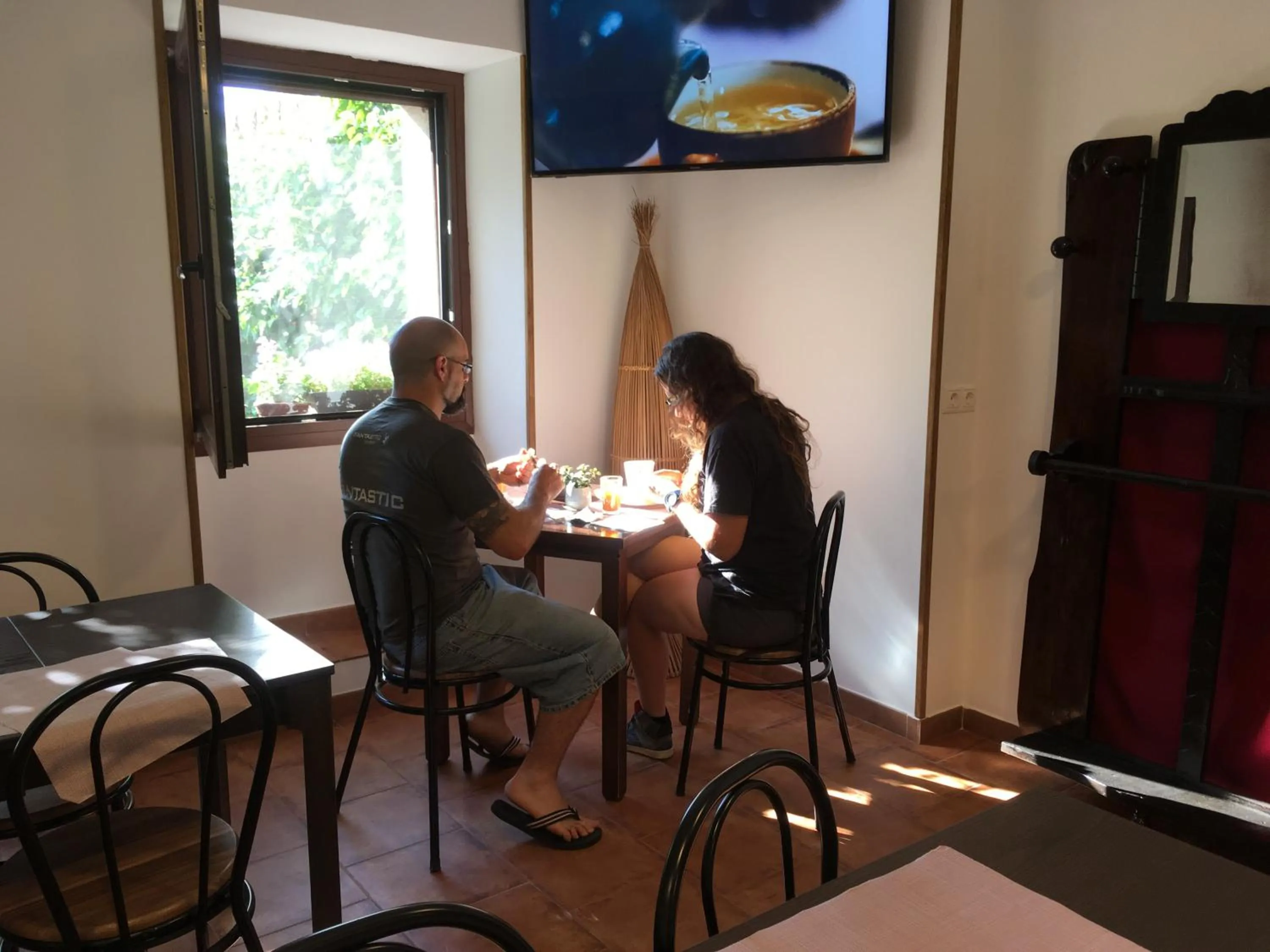People in El Albergue de Sigüenza