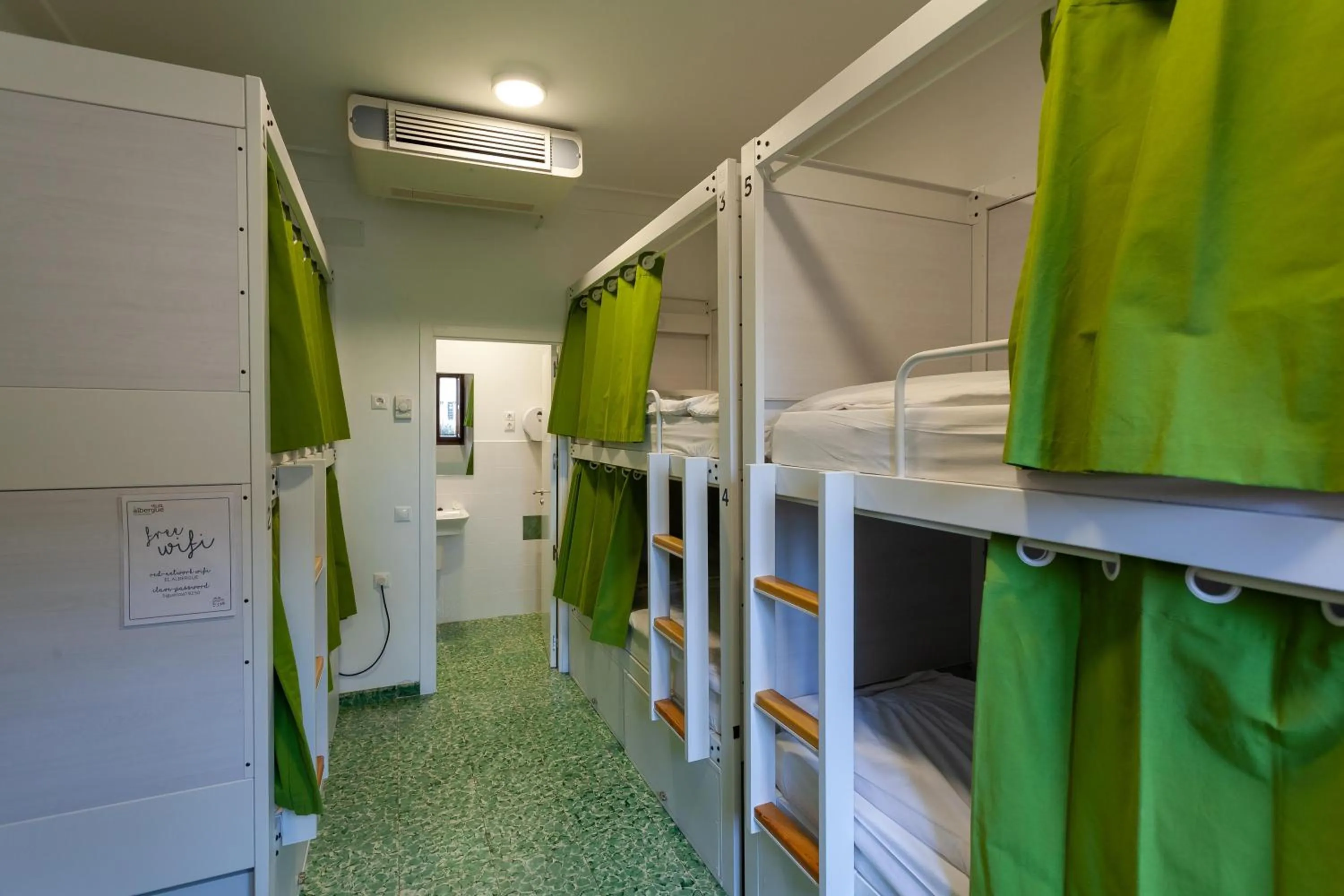 Bedroom, Bed in El Albergue de Sigüenza