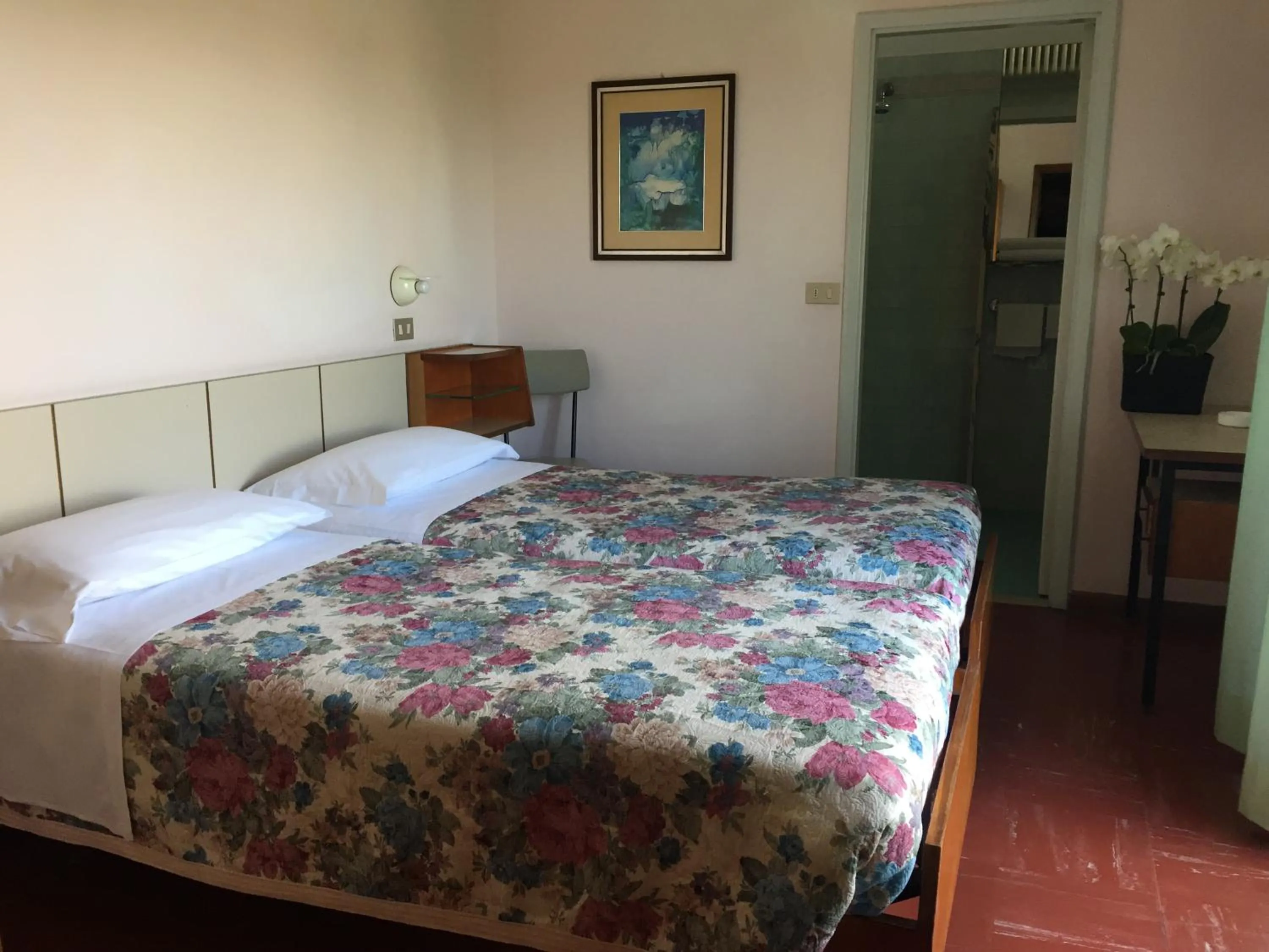 Bed in Hotel Miramare Et De La Ville