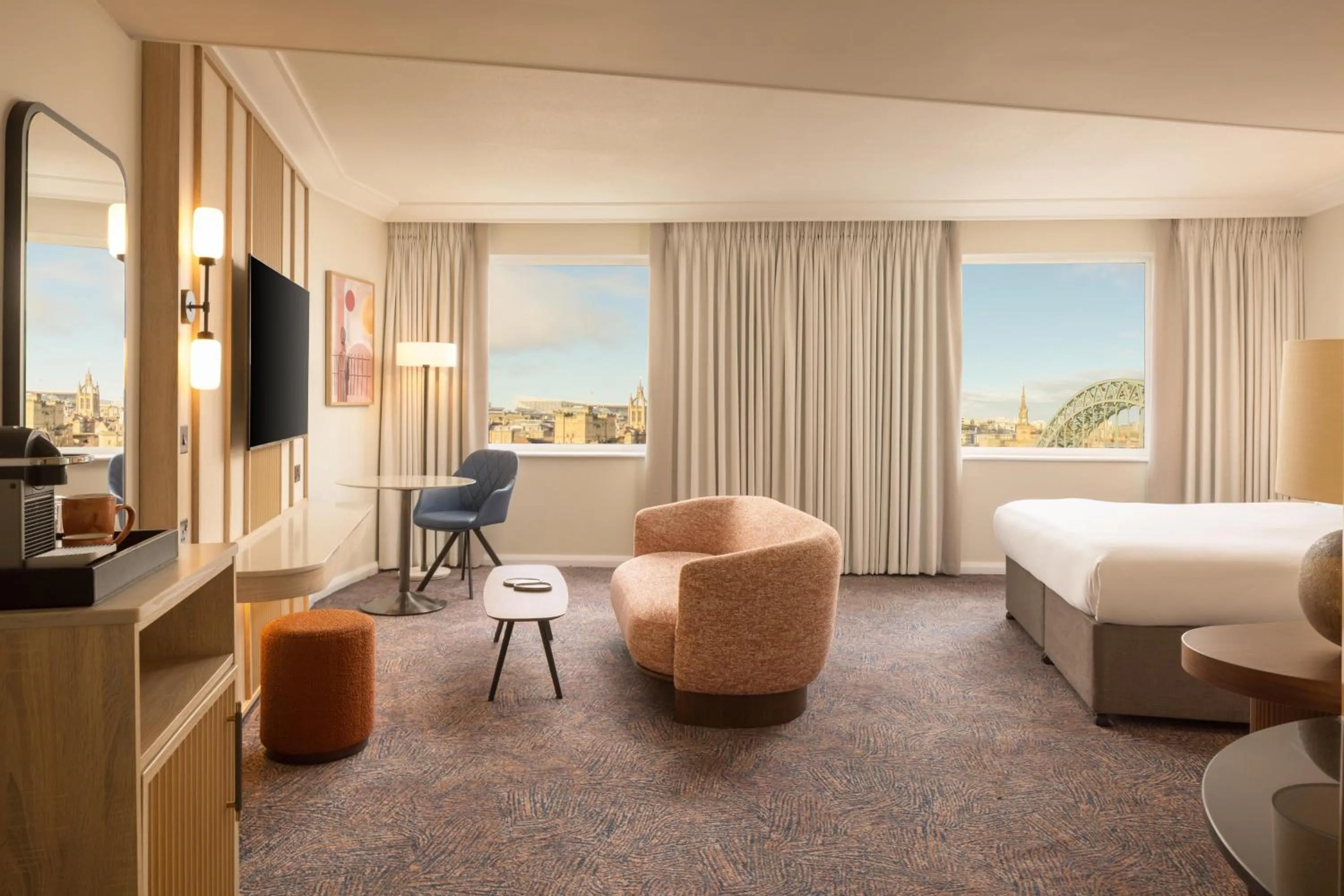 Living room, Bed in Hilton Newcastle Gateshead