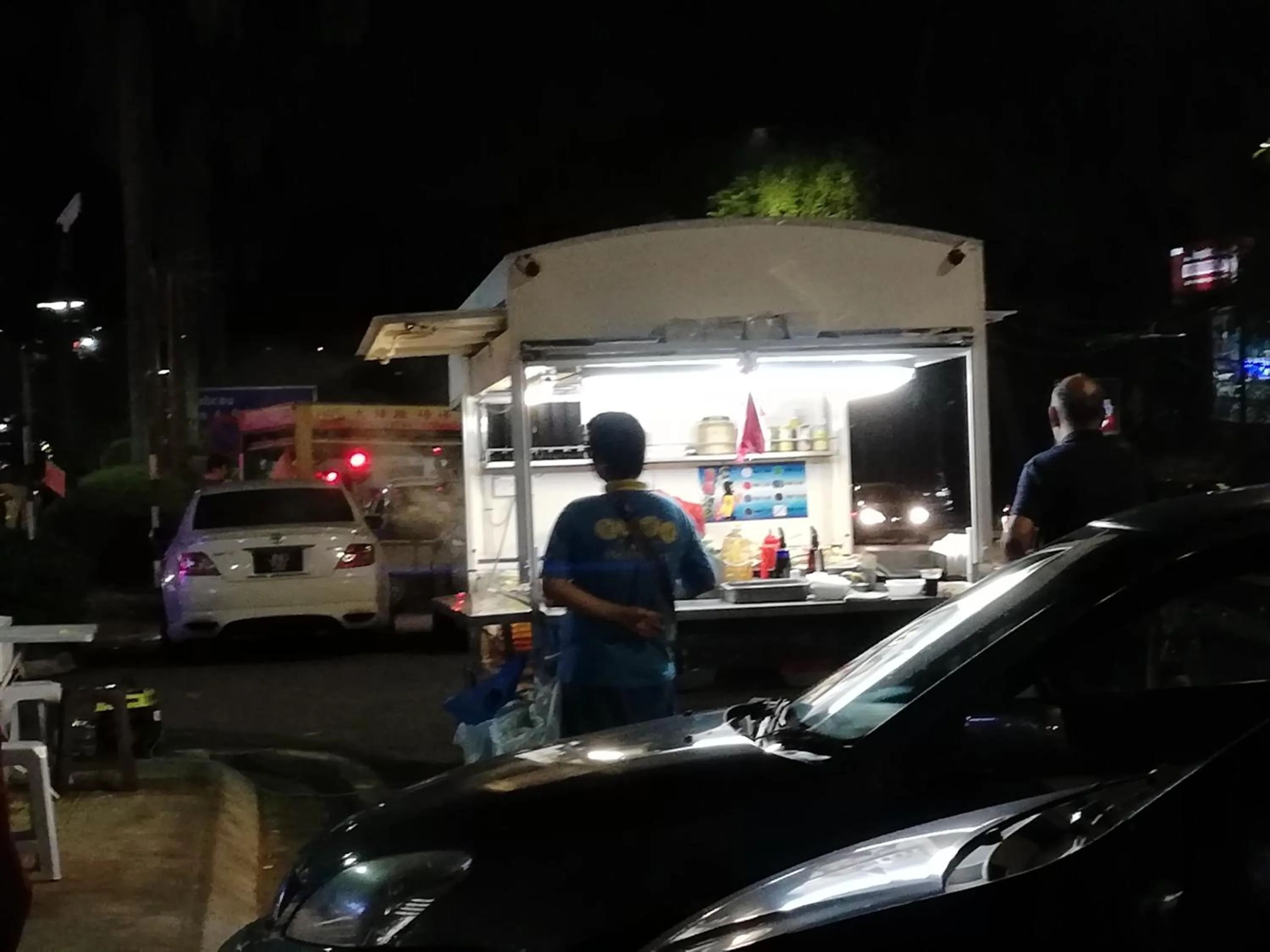 Restaurant/places to eat in Twin Galaxy Residences