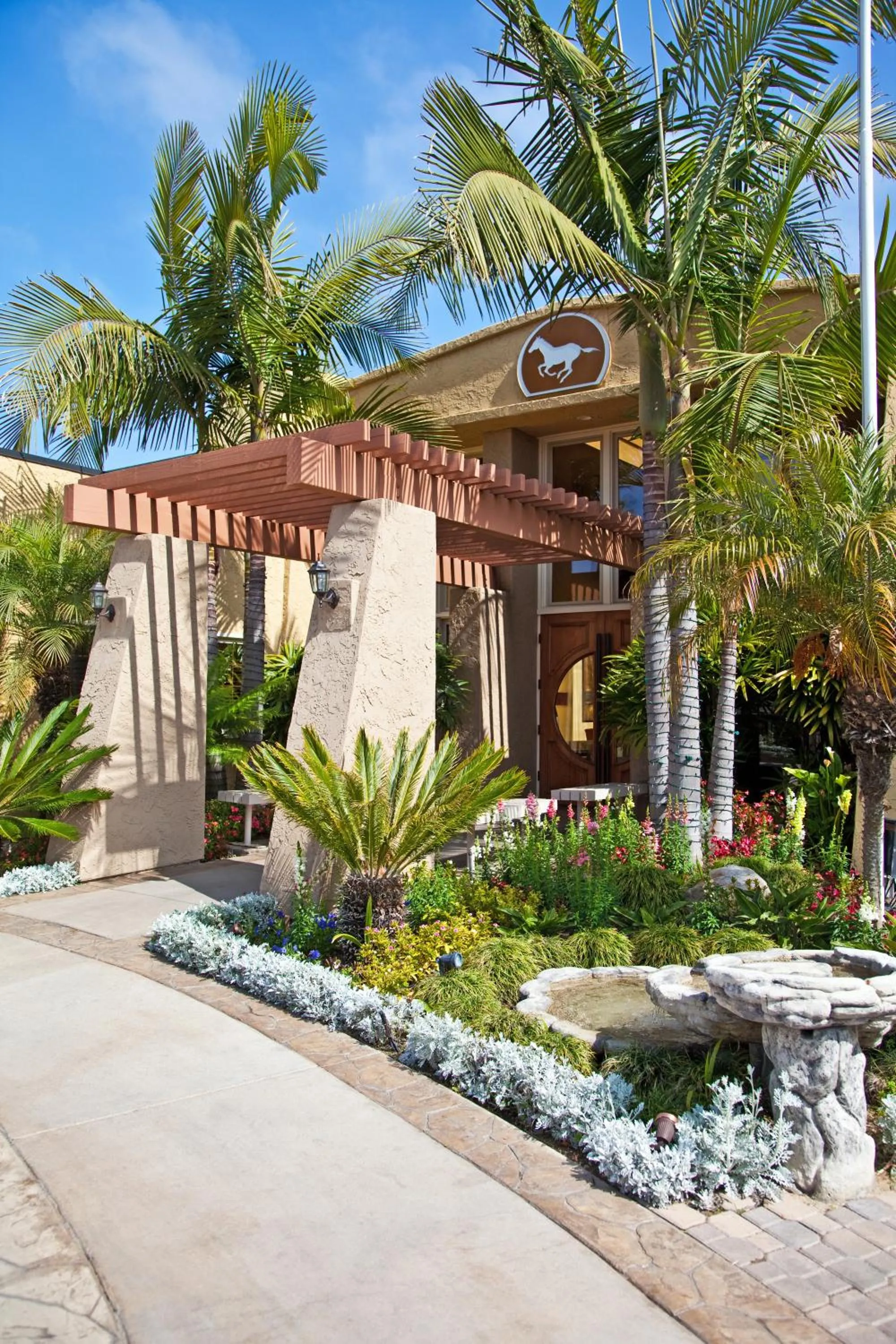 Facade/entrance in Winners Circle Resort