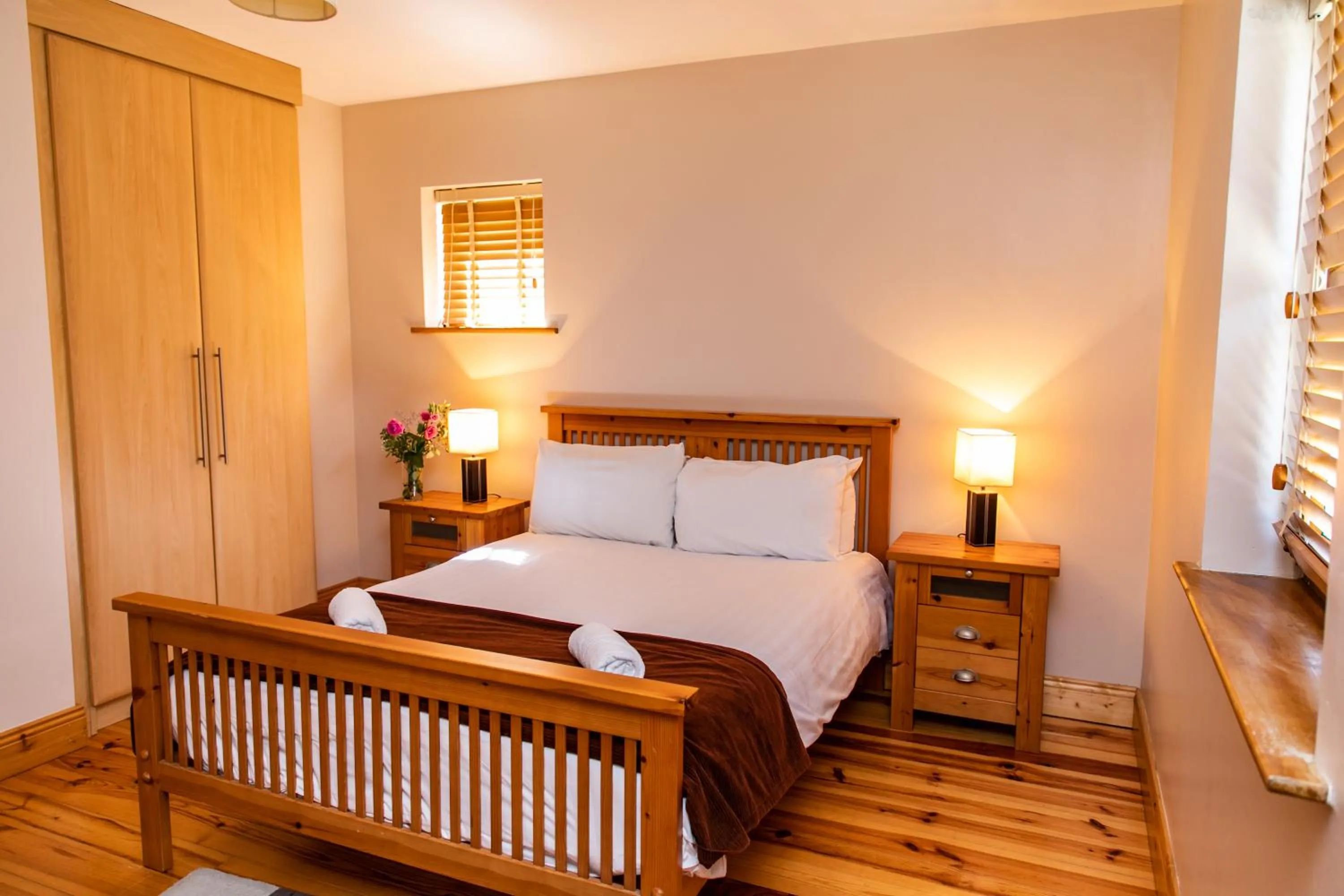Bedroom, Bed in Hotel Doolin Houses
