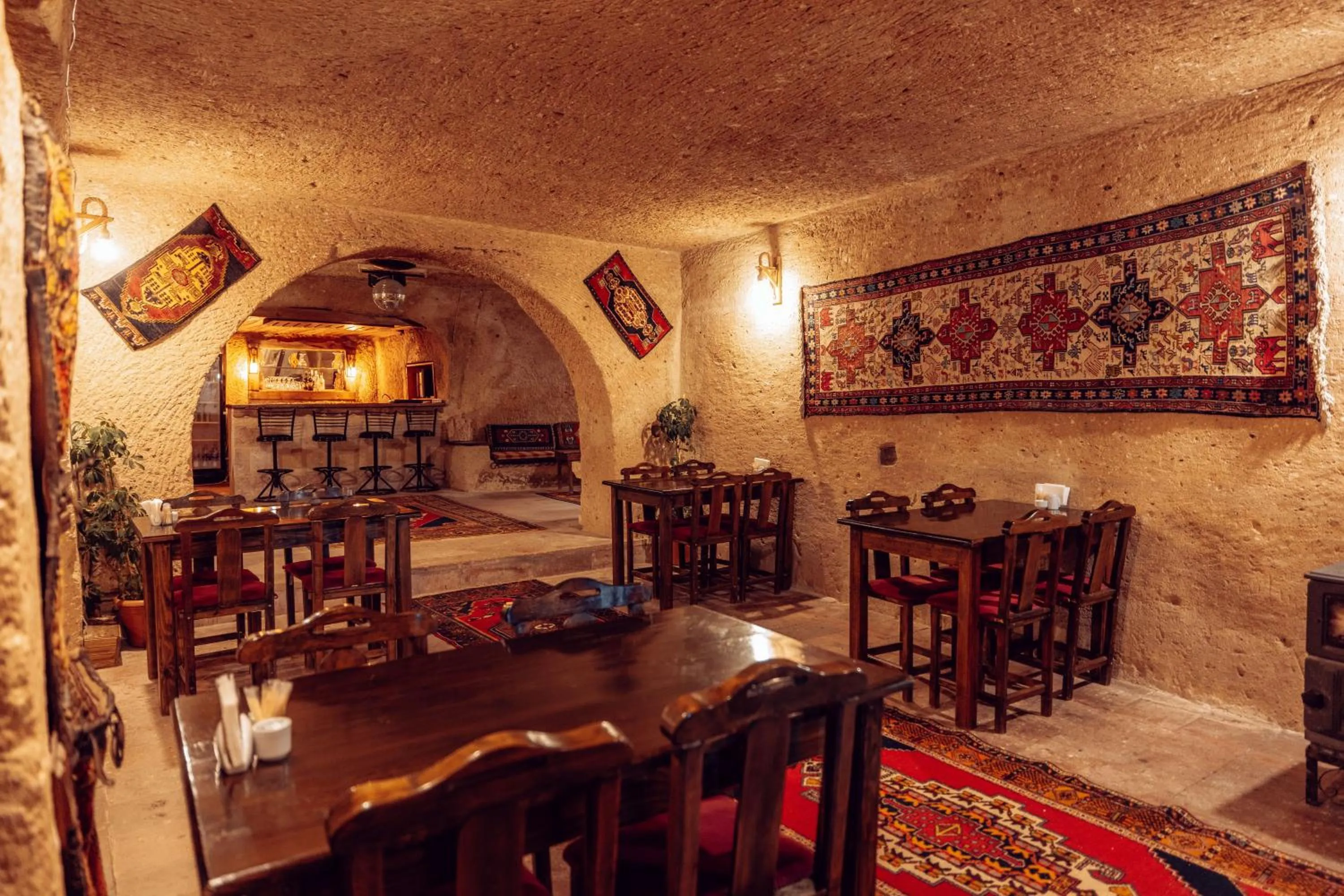 Restaurant/places to eat in Melis Cave Hotel