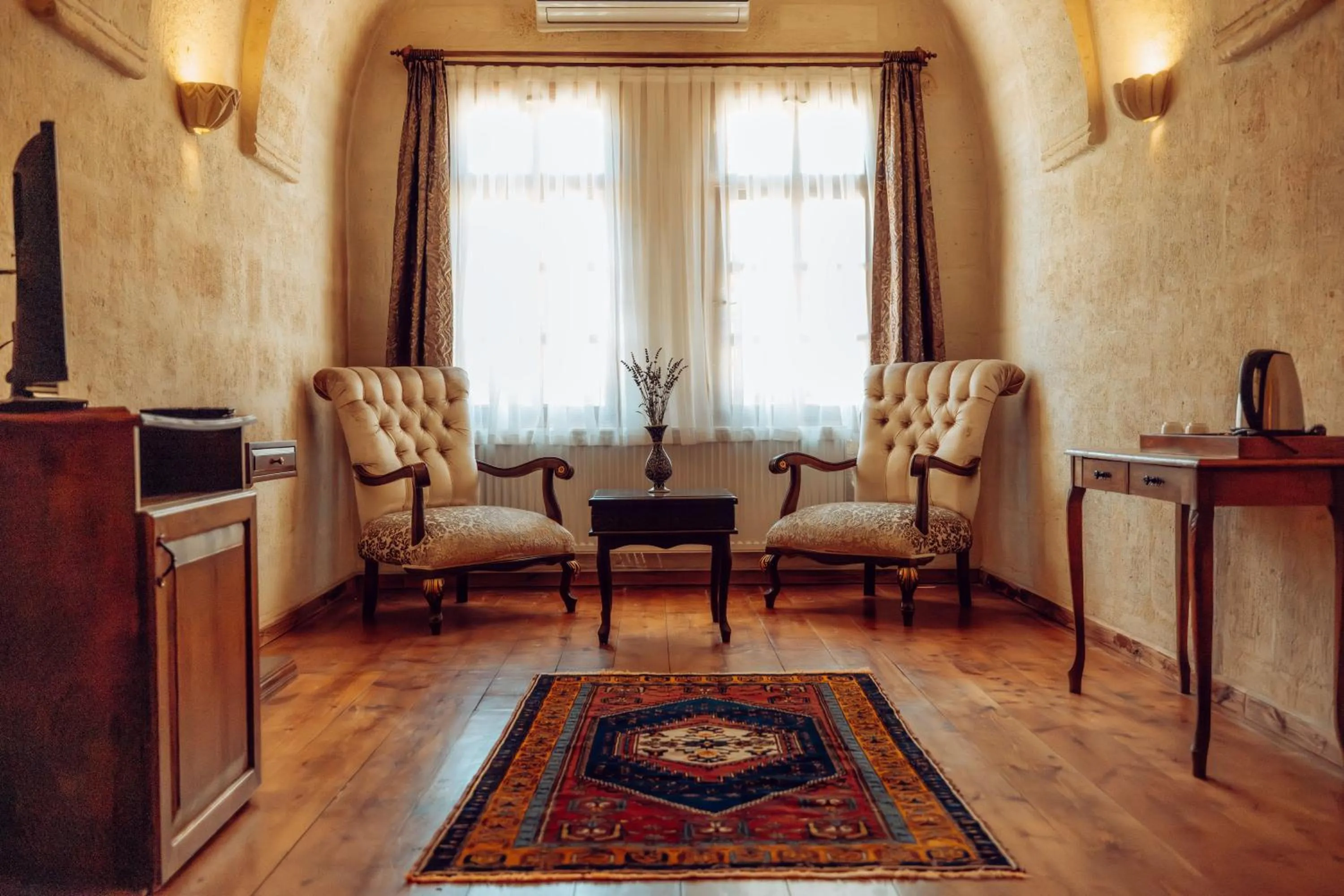 TV and multimedia in Melis Cave Hotel