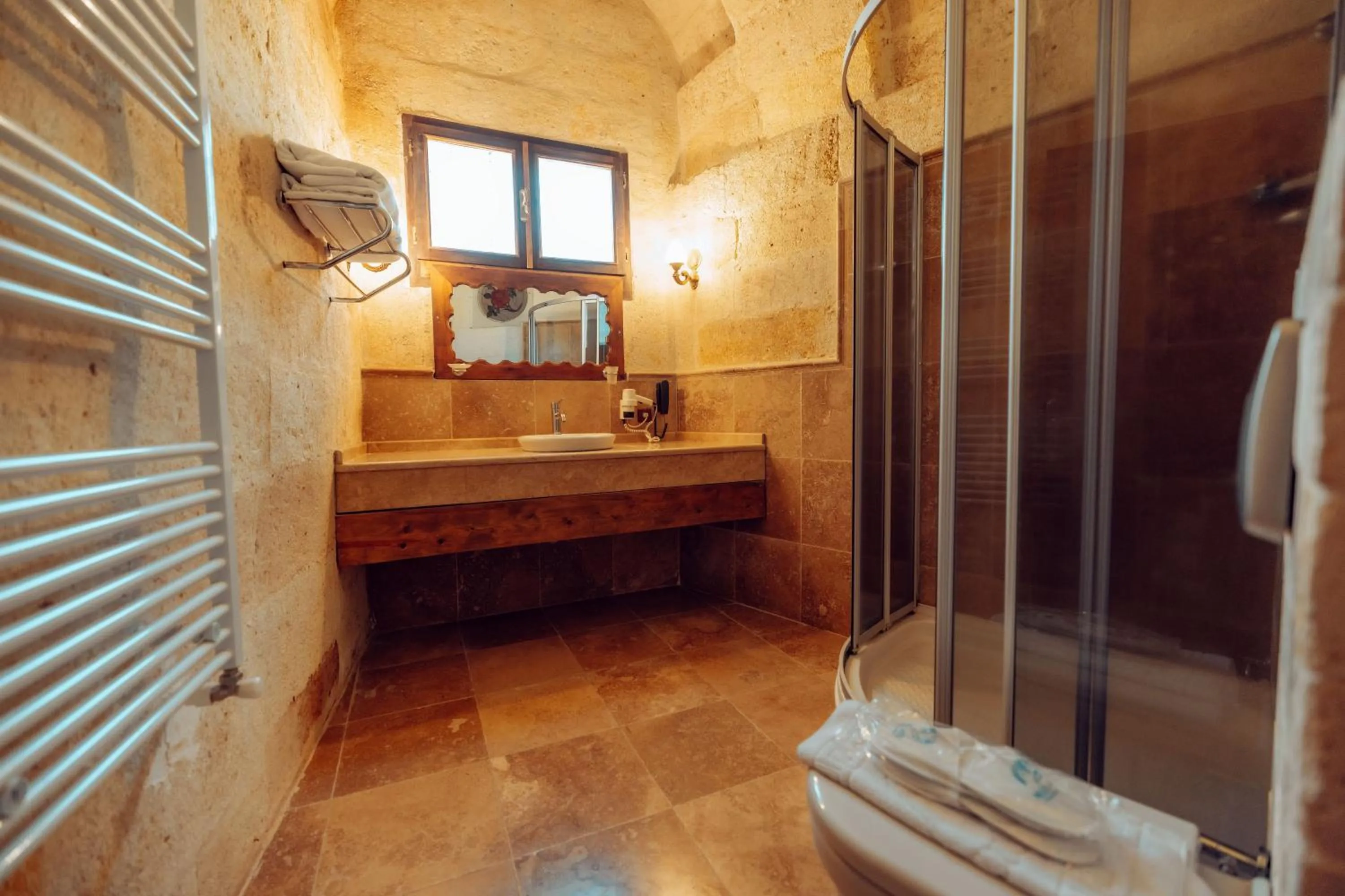 Shower in Melis Cave Hotel