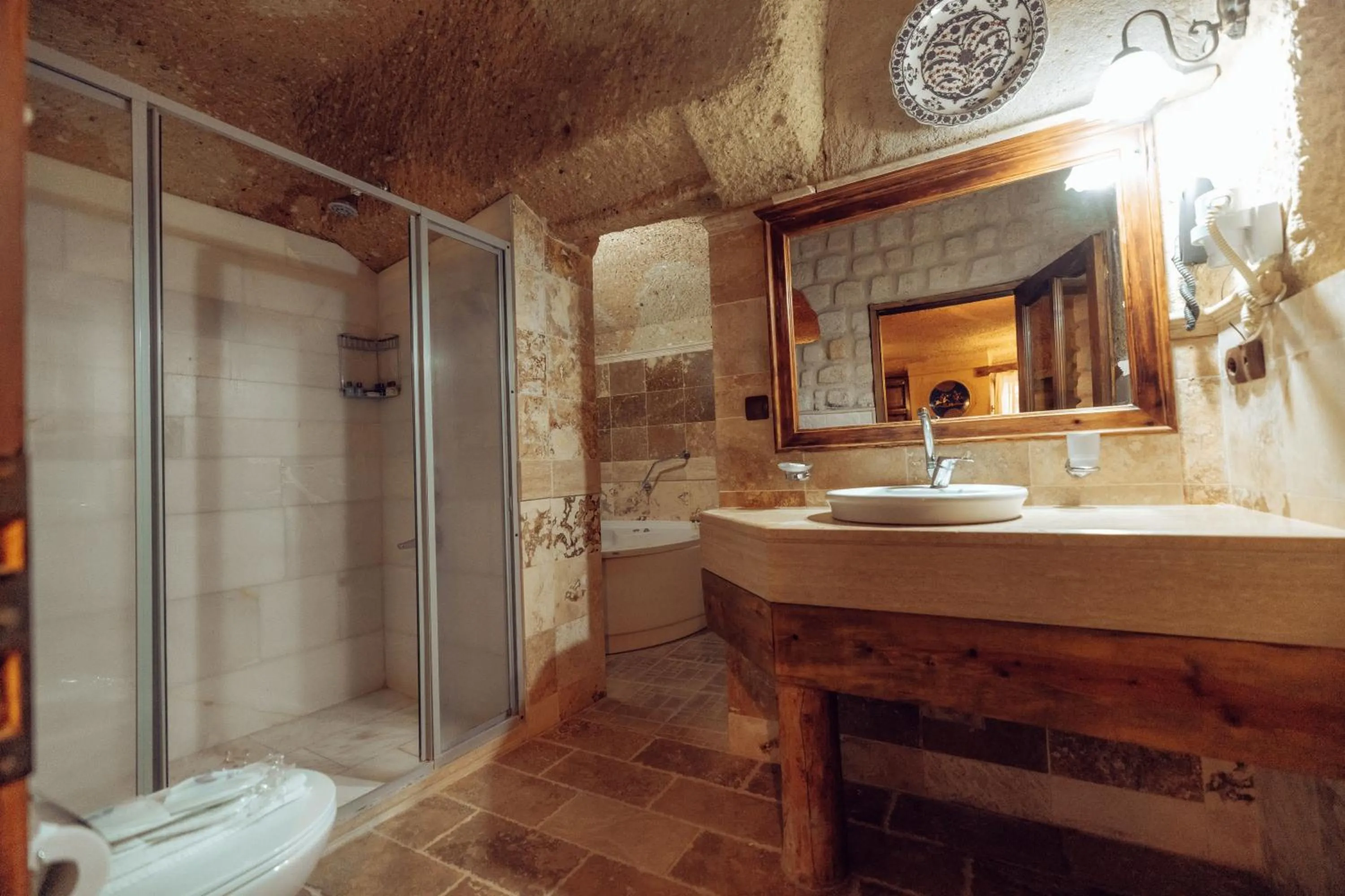 Shower in Melis Cave Hotel