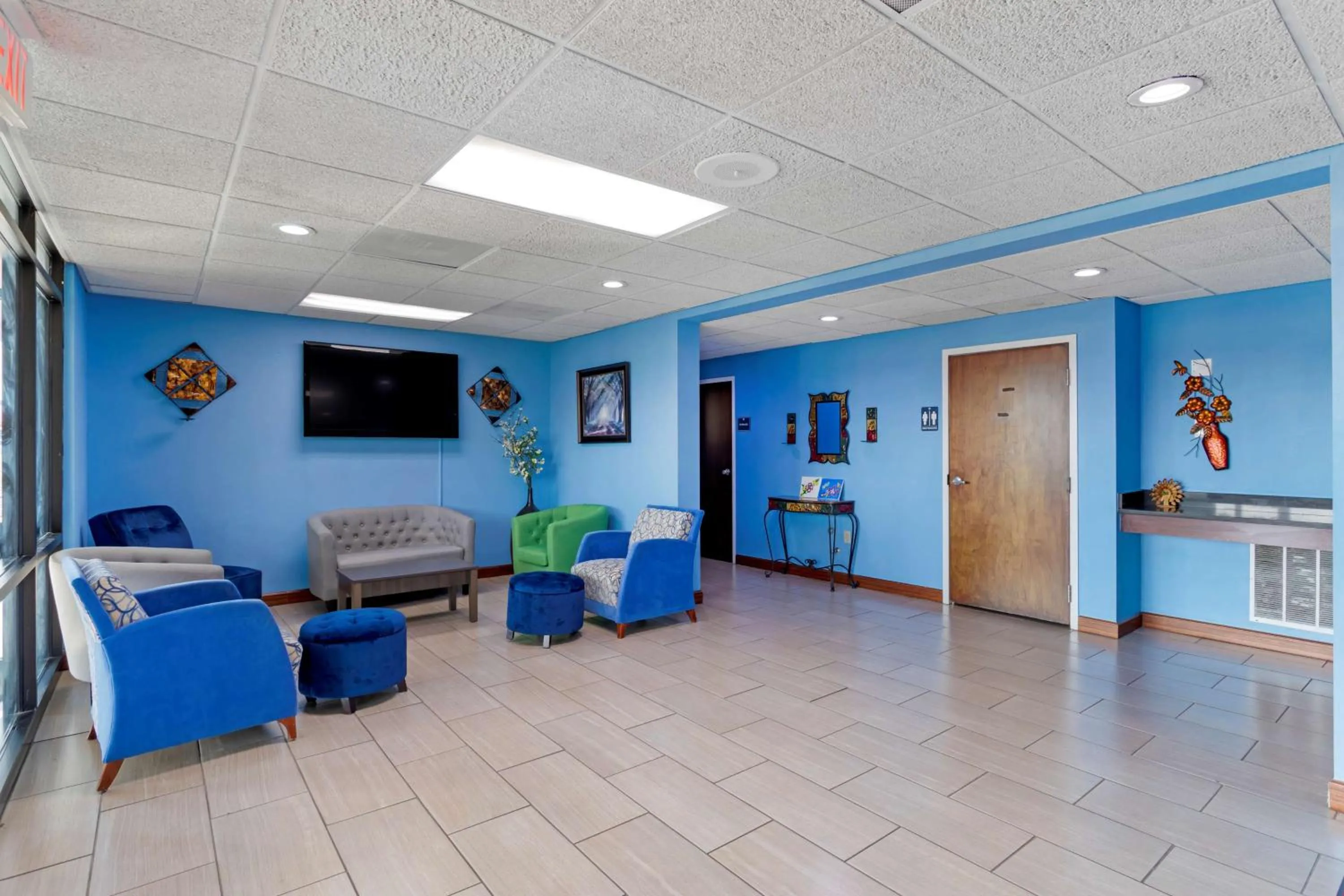 Lobby or reception in SureStay Hotel by Best Western Lenoir City