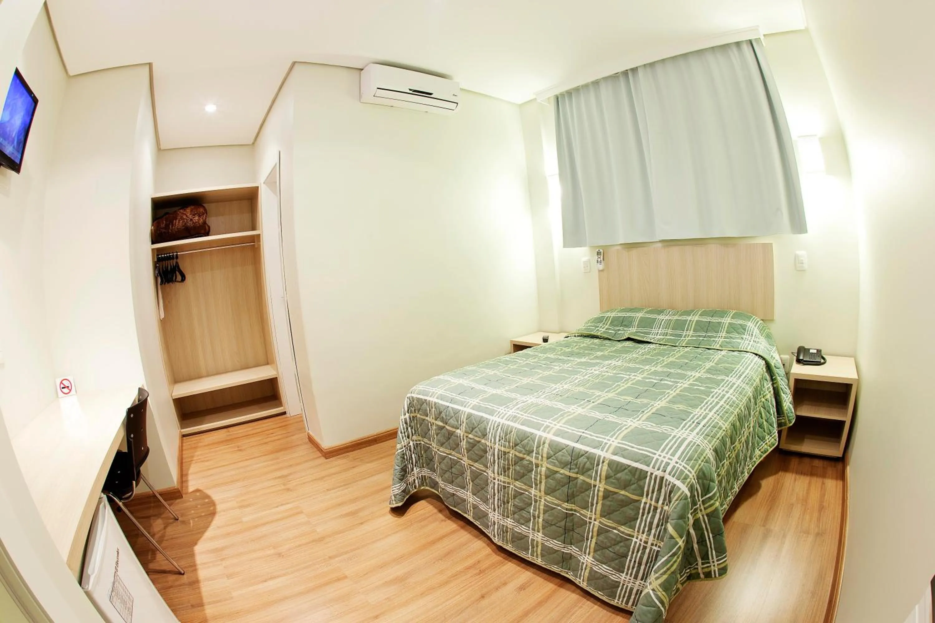 Bedroom, Bed in Golden Hotel - O MAIS CENTRAL - Pet Friendly