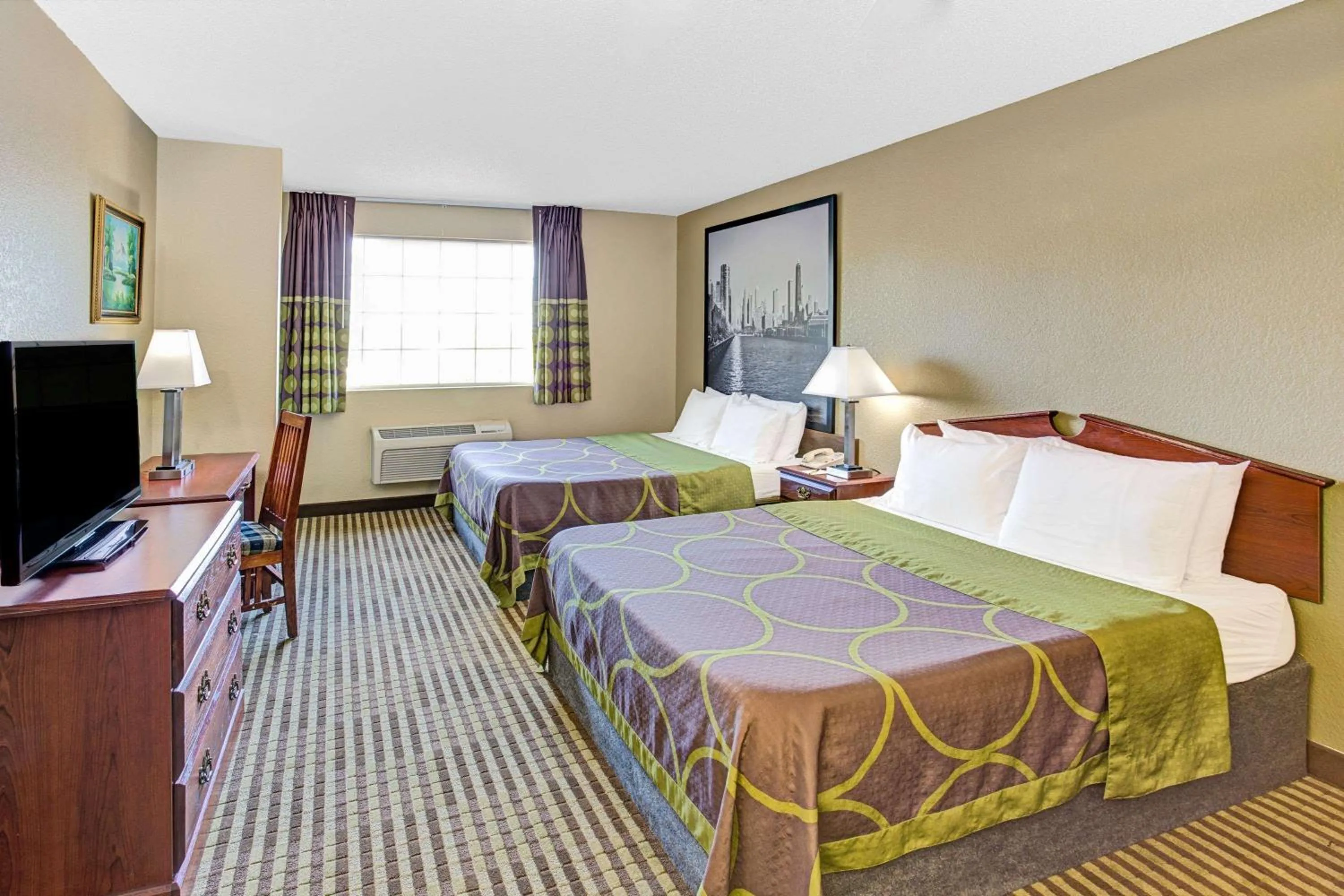 Photo of the whole room, Bed in Super 8 by Wyndham Gurnee