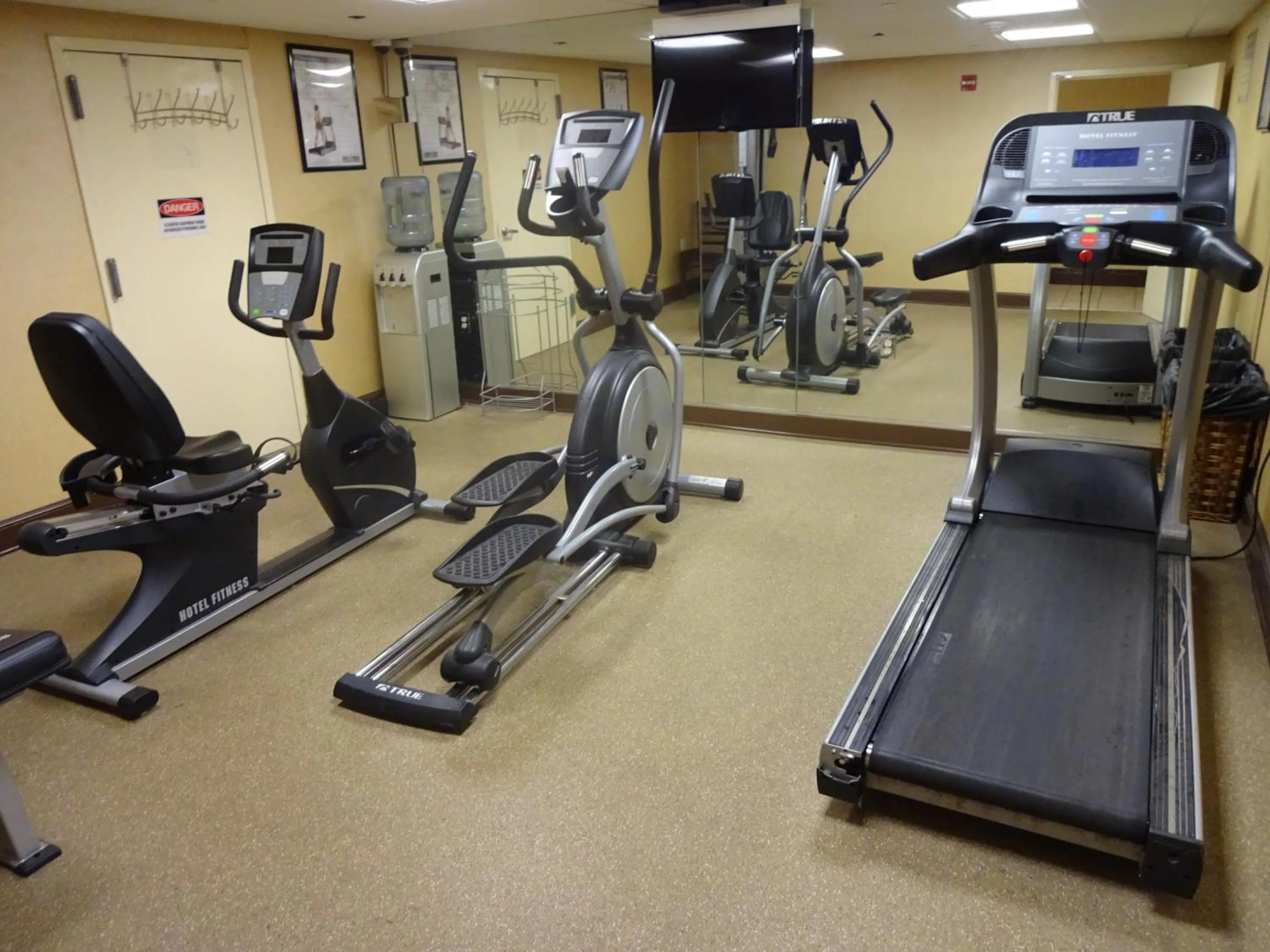 Fitness centre/facilities in Sheridan Hotel