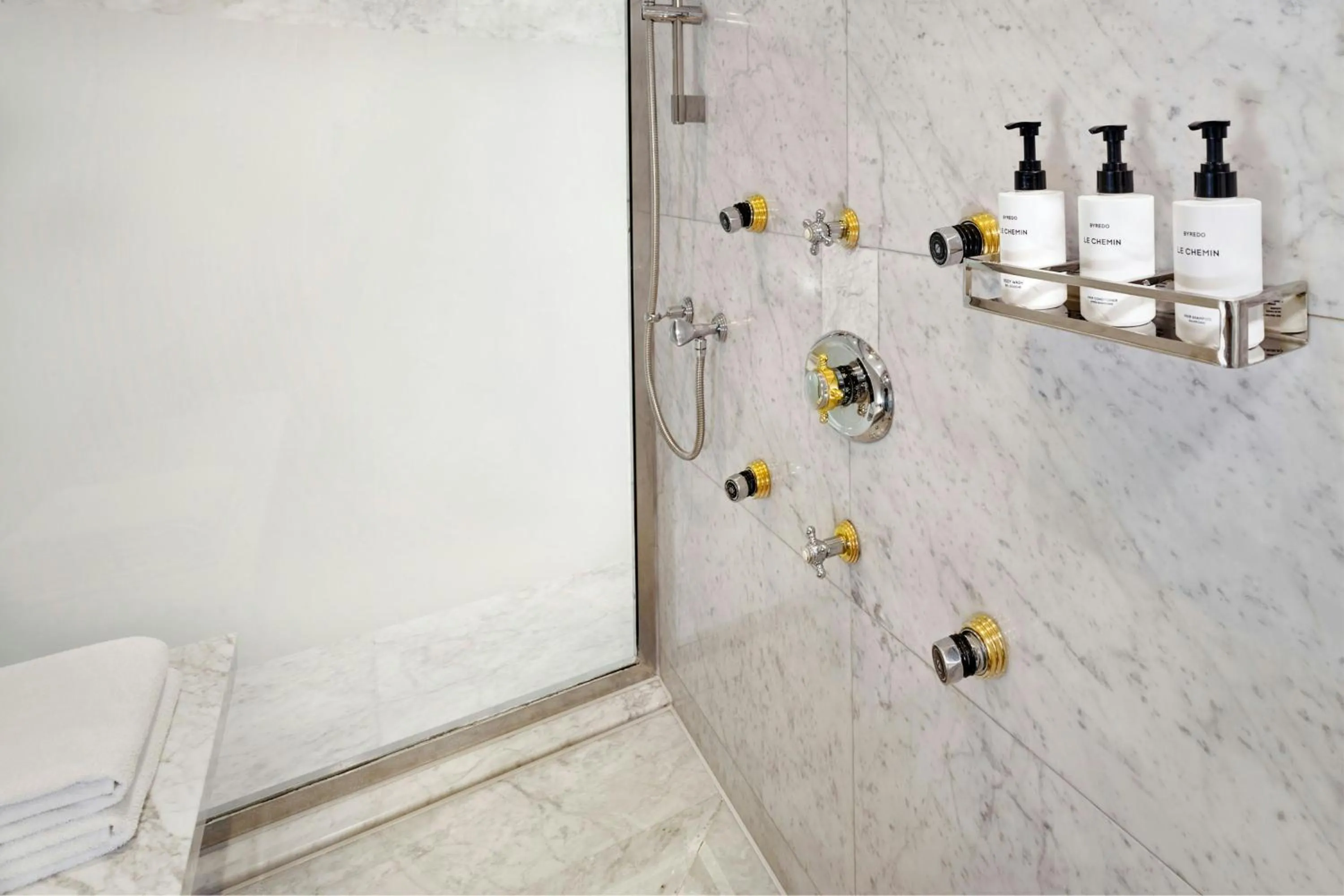 Photo of the whole room in The Park Tower Knightsbridge, a Luxury Collection Hotel, London