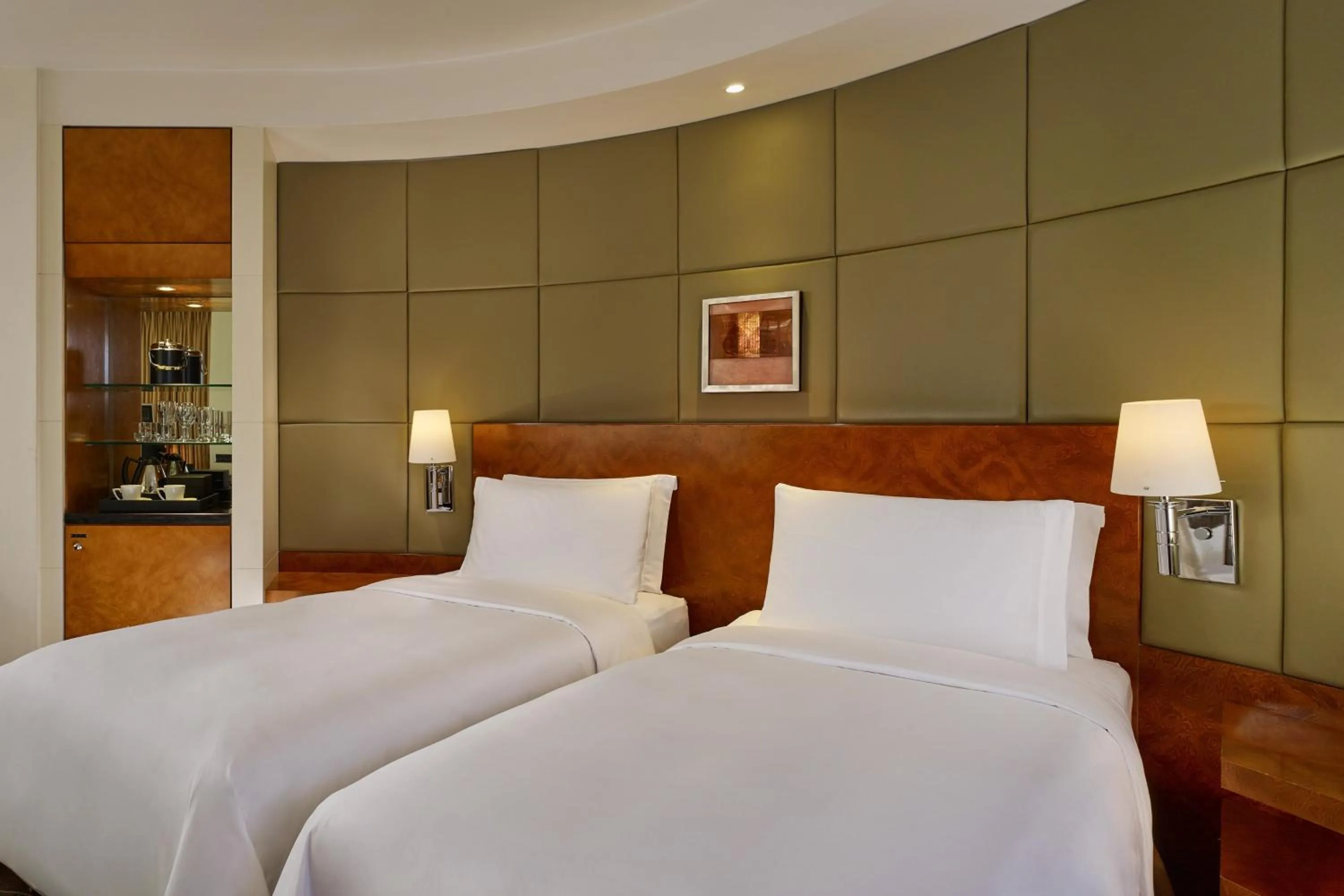 Photo of the whole room, Bed in The Park Tower Knightsbridge, a Luxury Collection Hotel, London