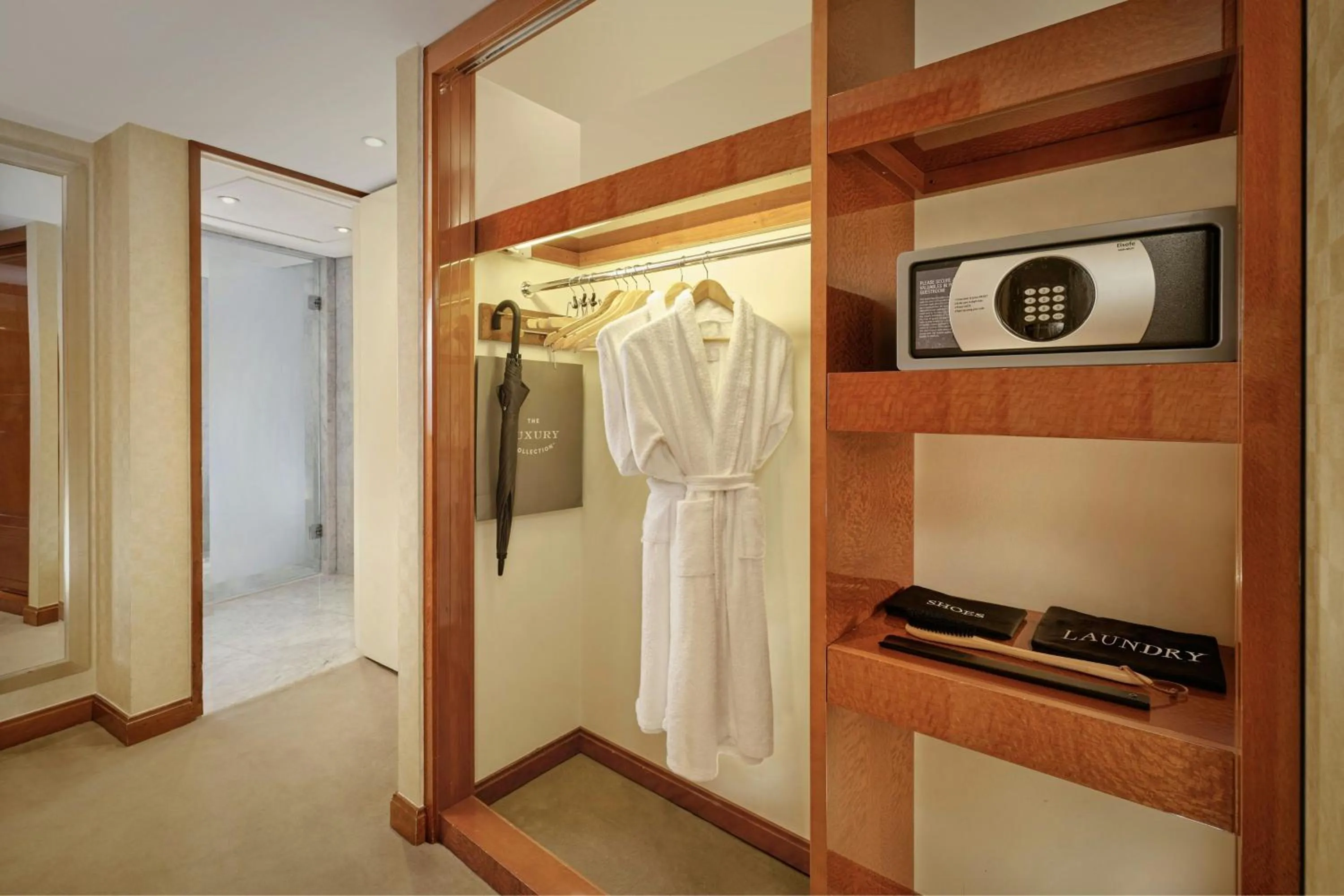 Photo of the whole room in The Park Tower Knightsbridge, a Luxury Collection Hotel, London