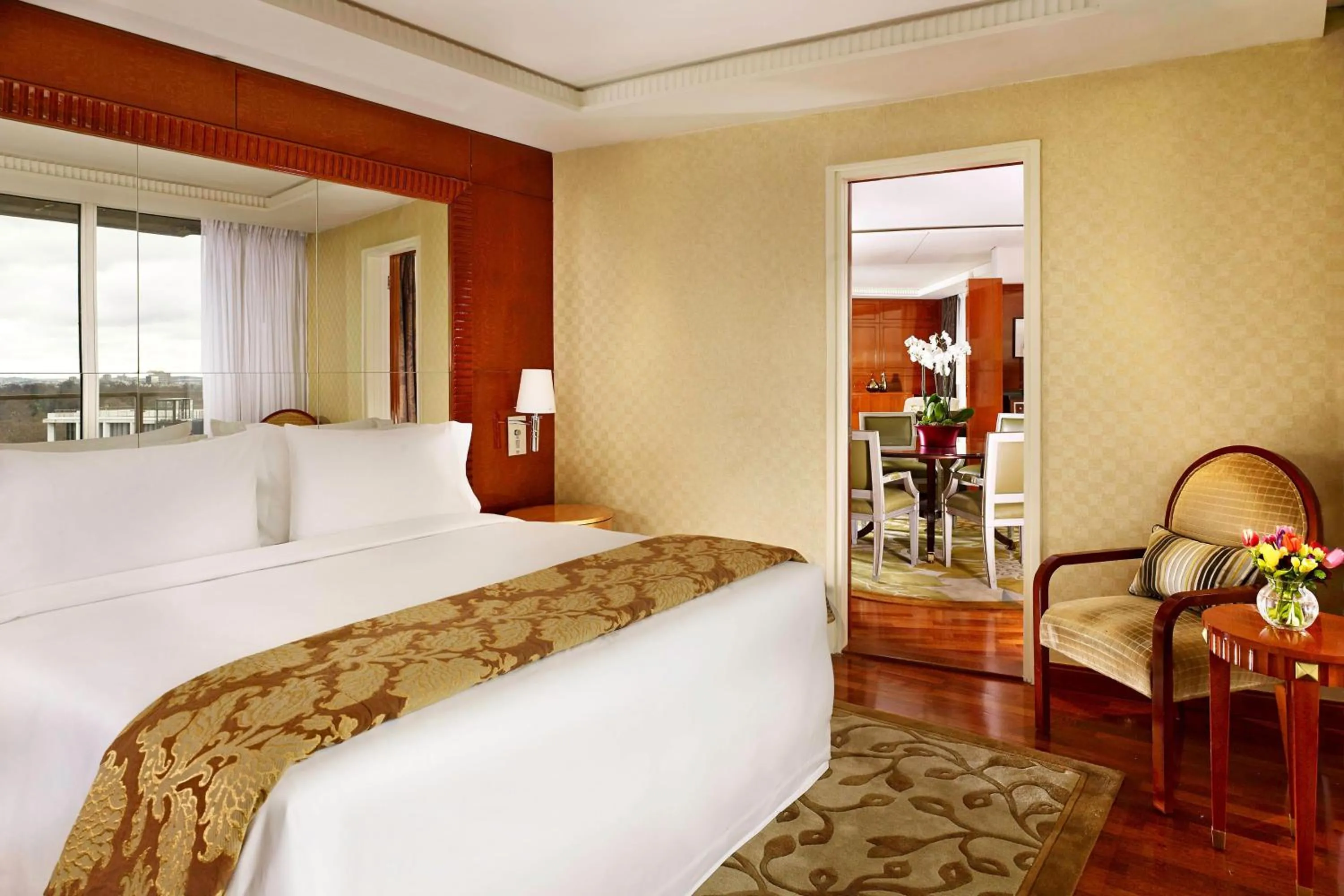 Bedroom, Bed in The Park Tower Knightsbridge, a Luxury Collection Hotel, London