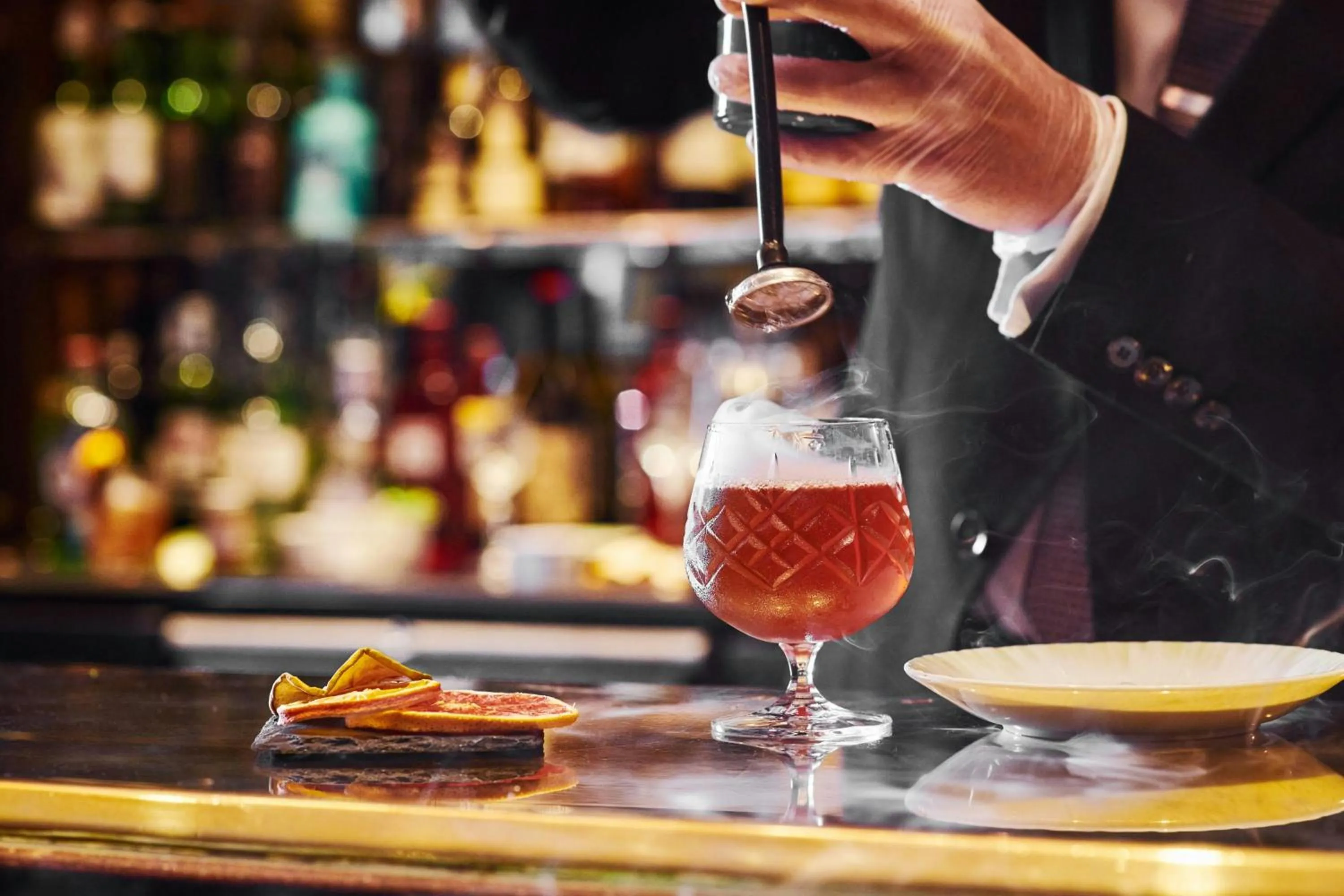 Lounge or bar in The Park Tower Knightsbridge, a Luxury Collection Hotel, London