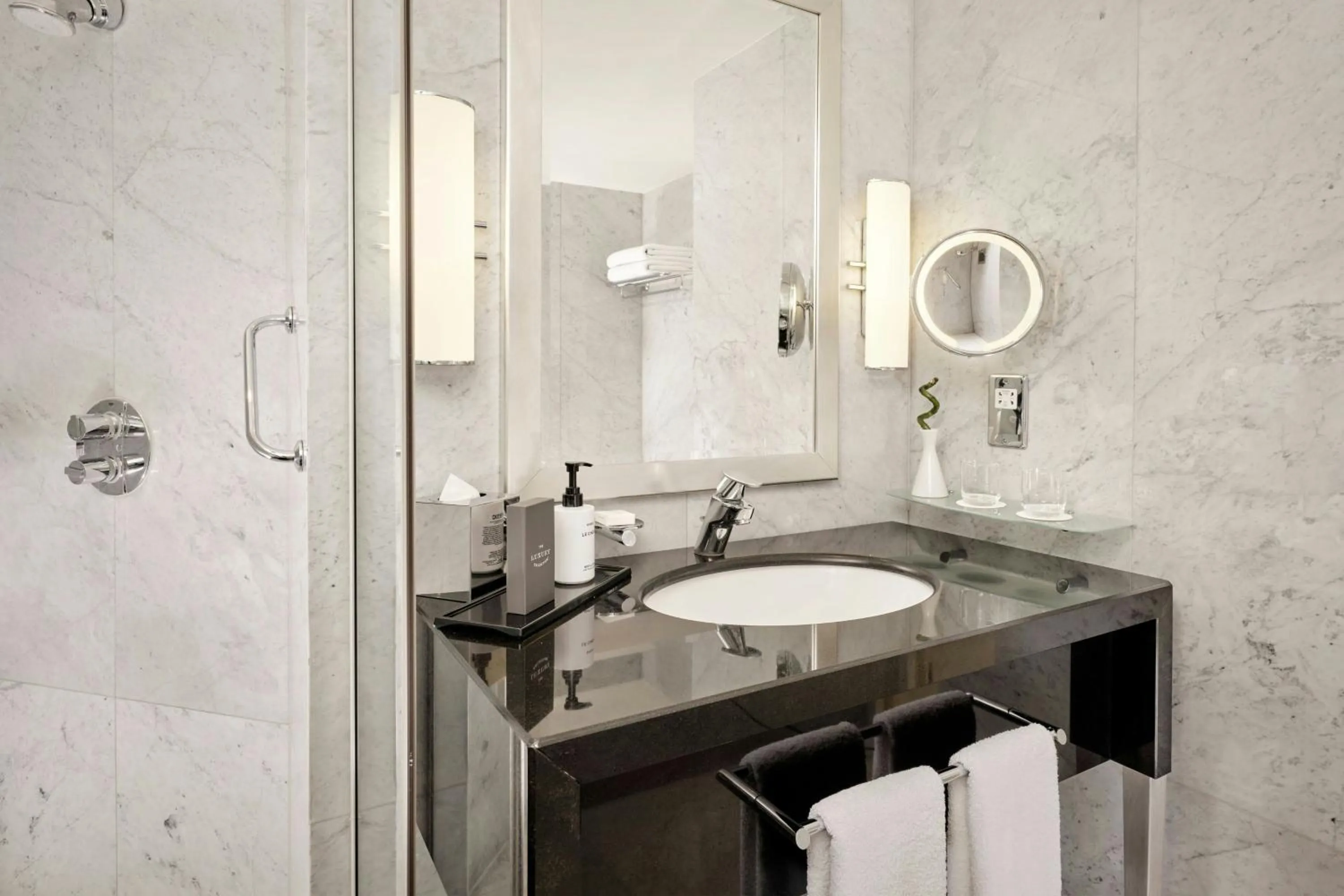 Bathroom in The Park Tower Knightsbridge, a Luxury Collection Hotel, London