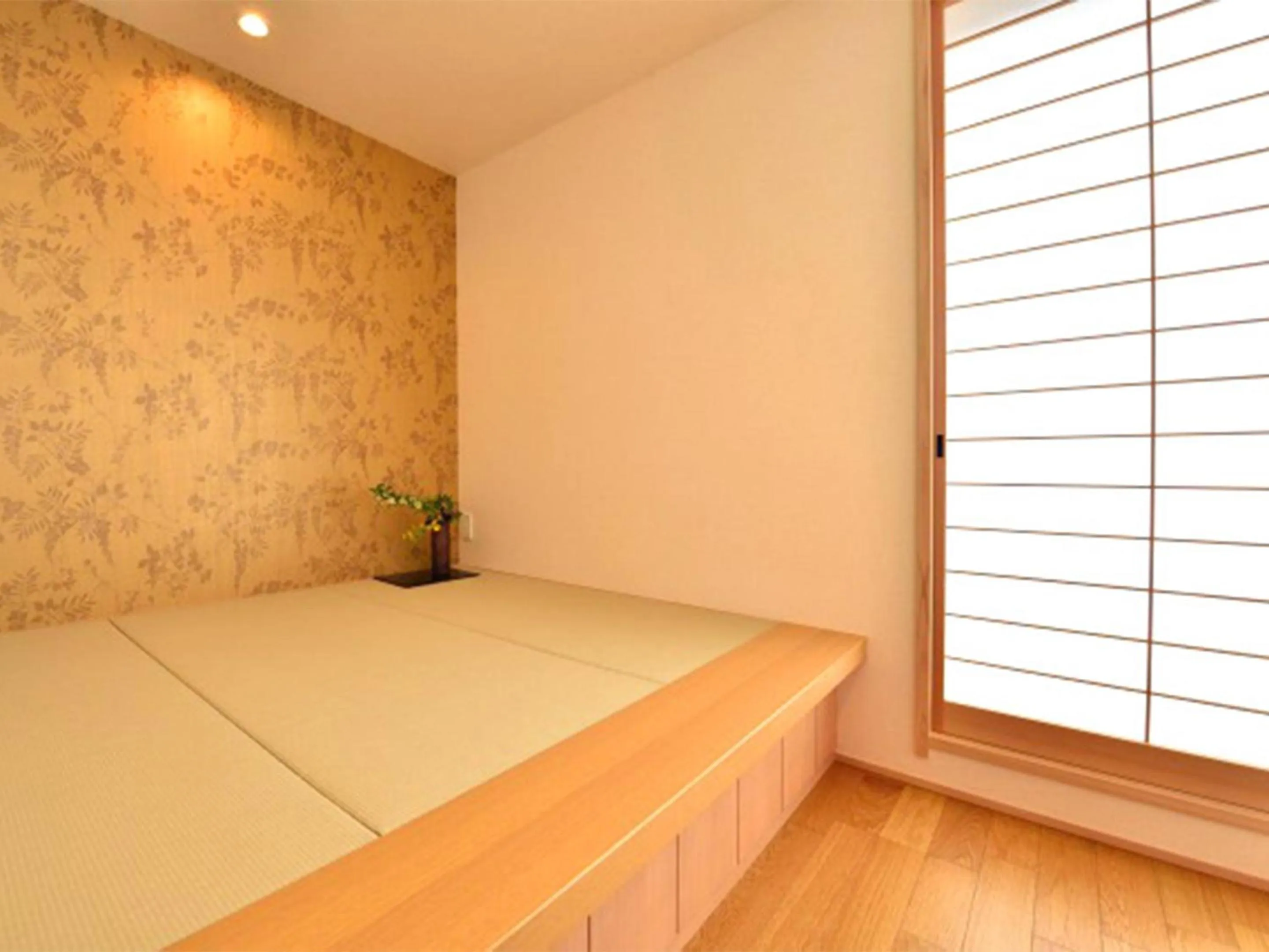 Photo of the whole room, Bed in ShukuShuku