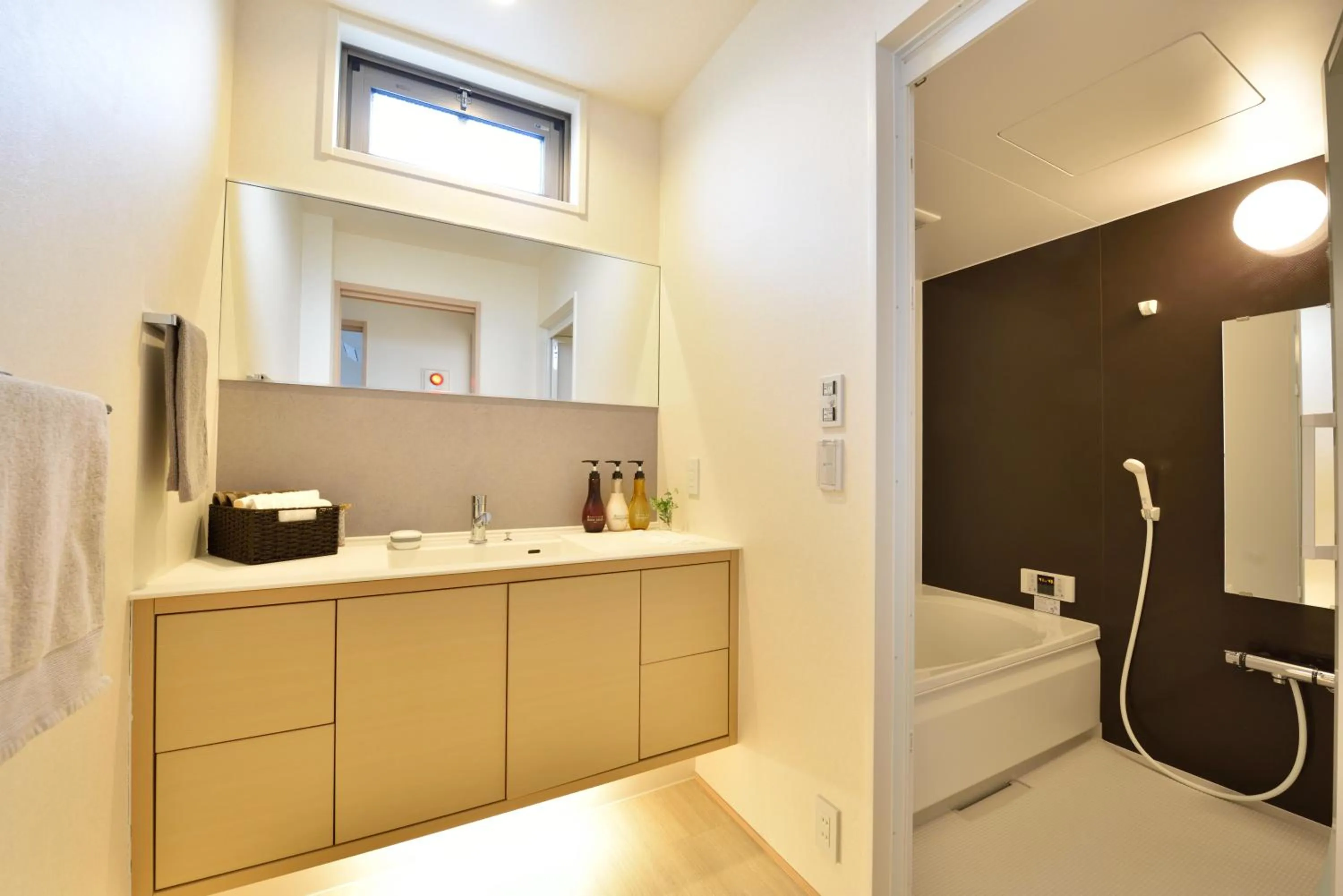 Shower in ShukuShuku