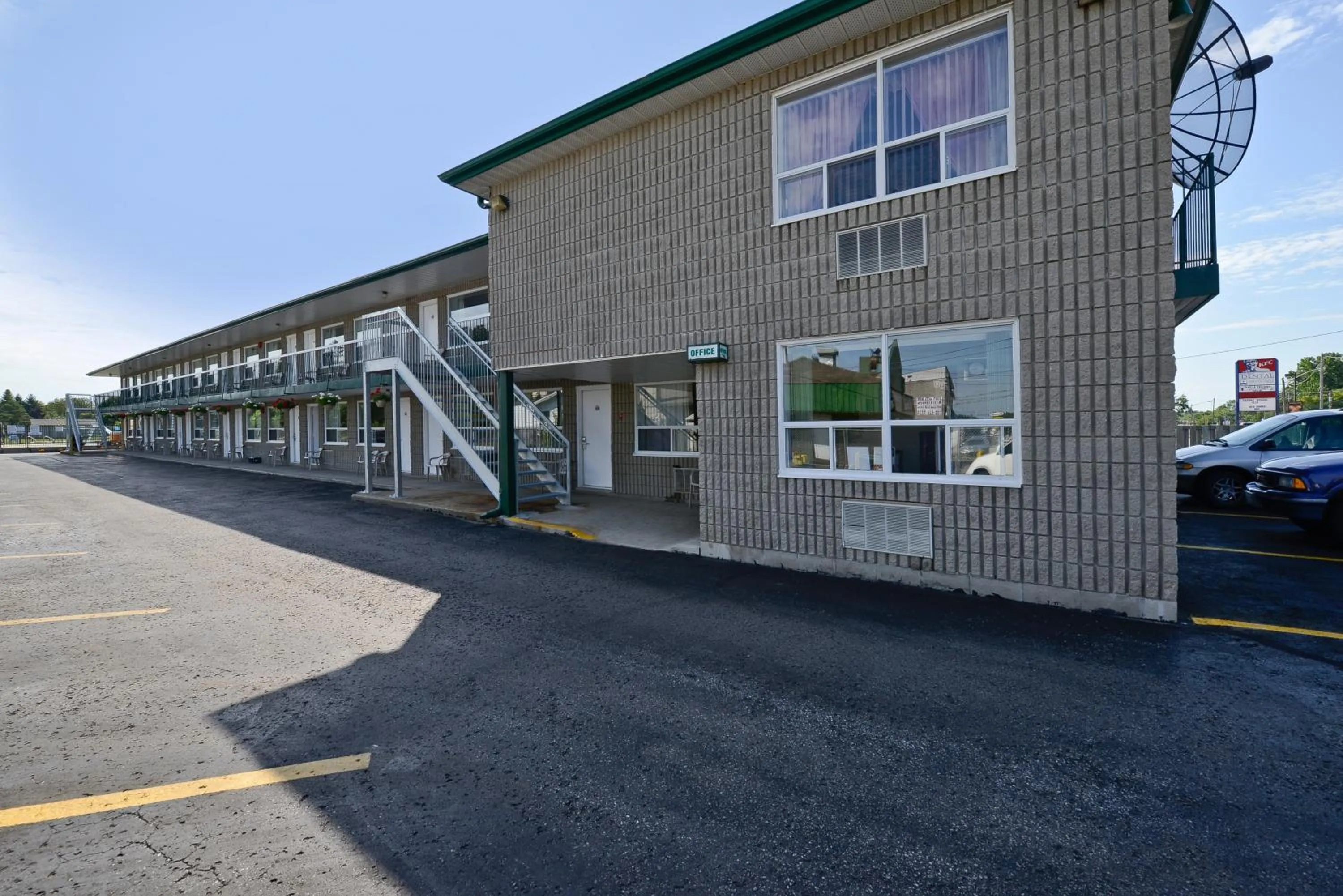 Property building in Angus Inn Motel