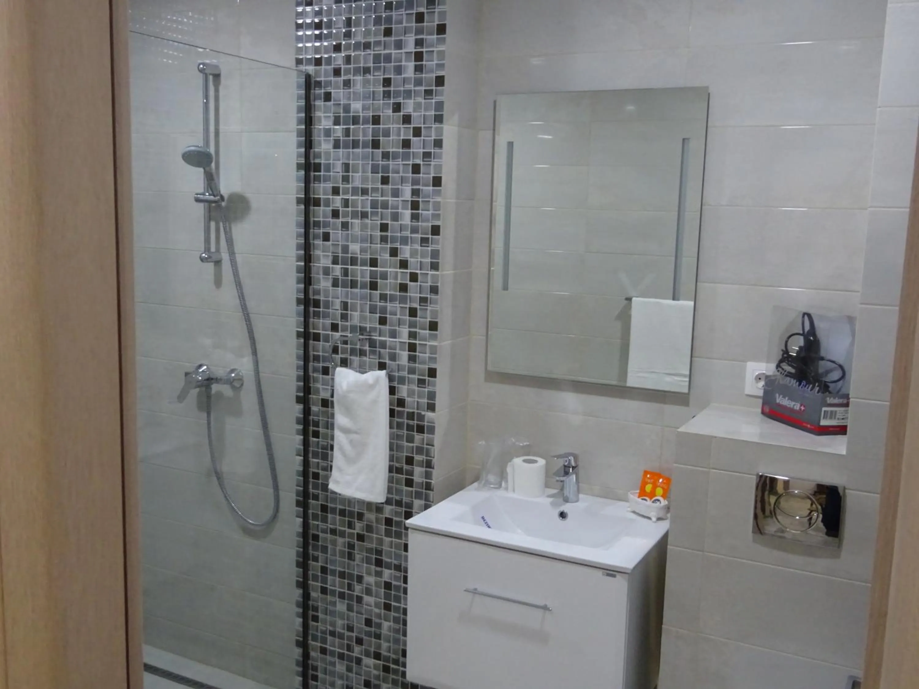 Bathroom in Lotus 7 Silver