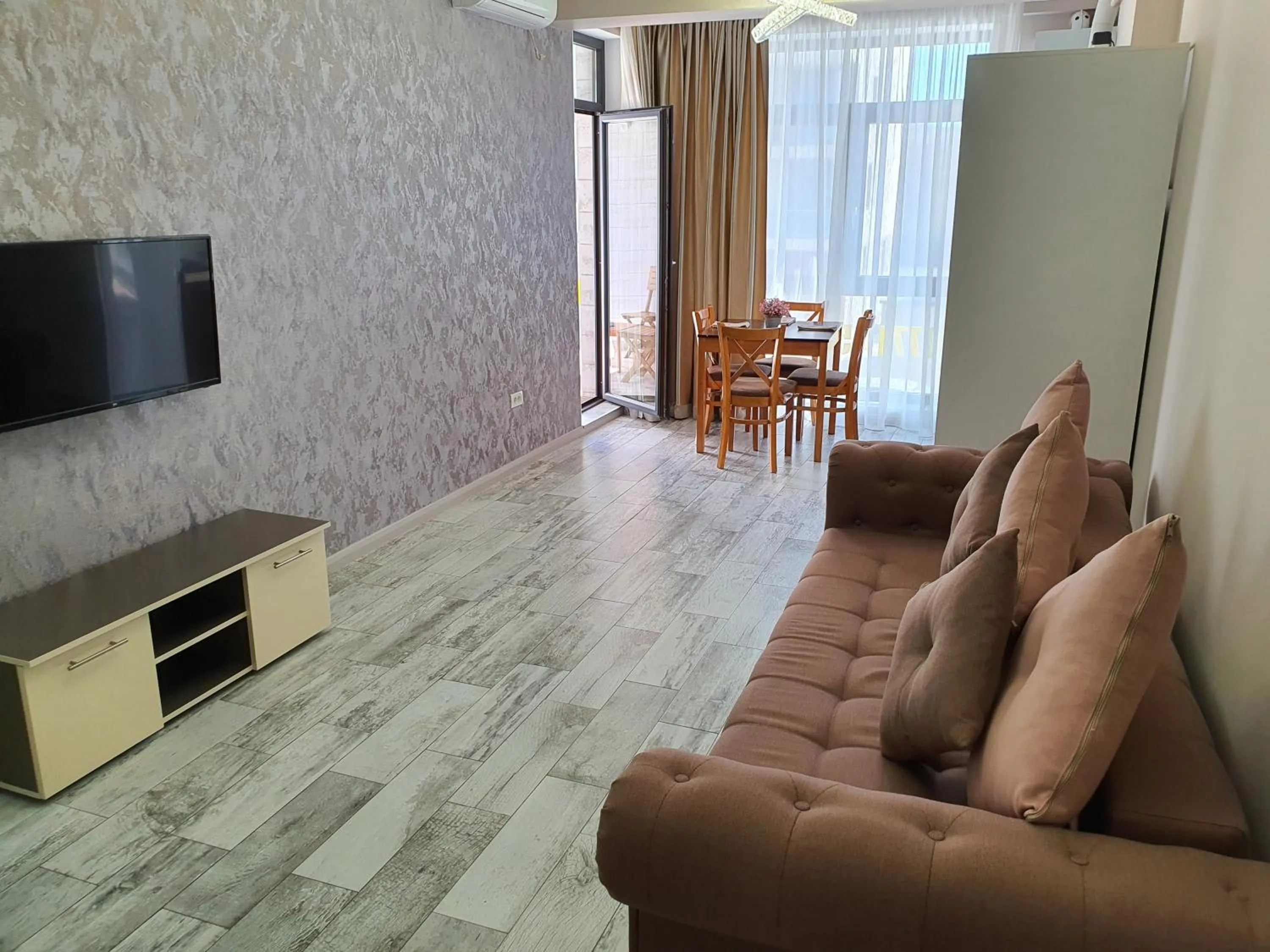 TV and multimedia in Lotus 7 Silver