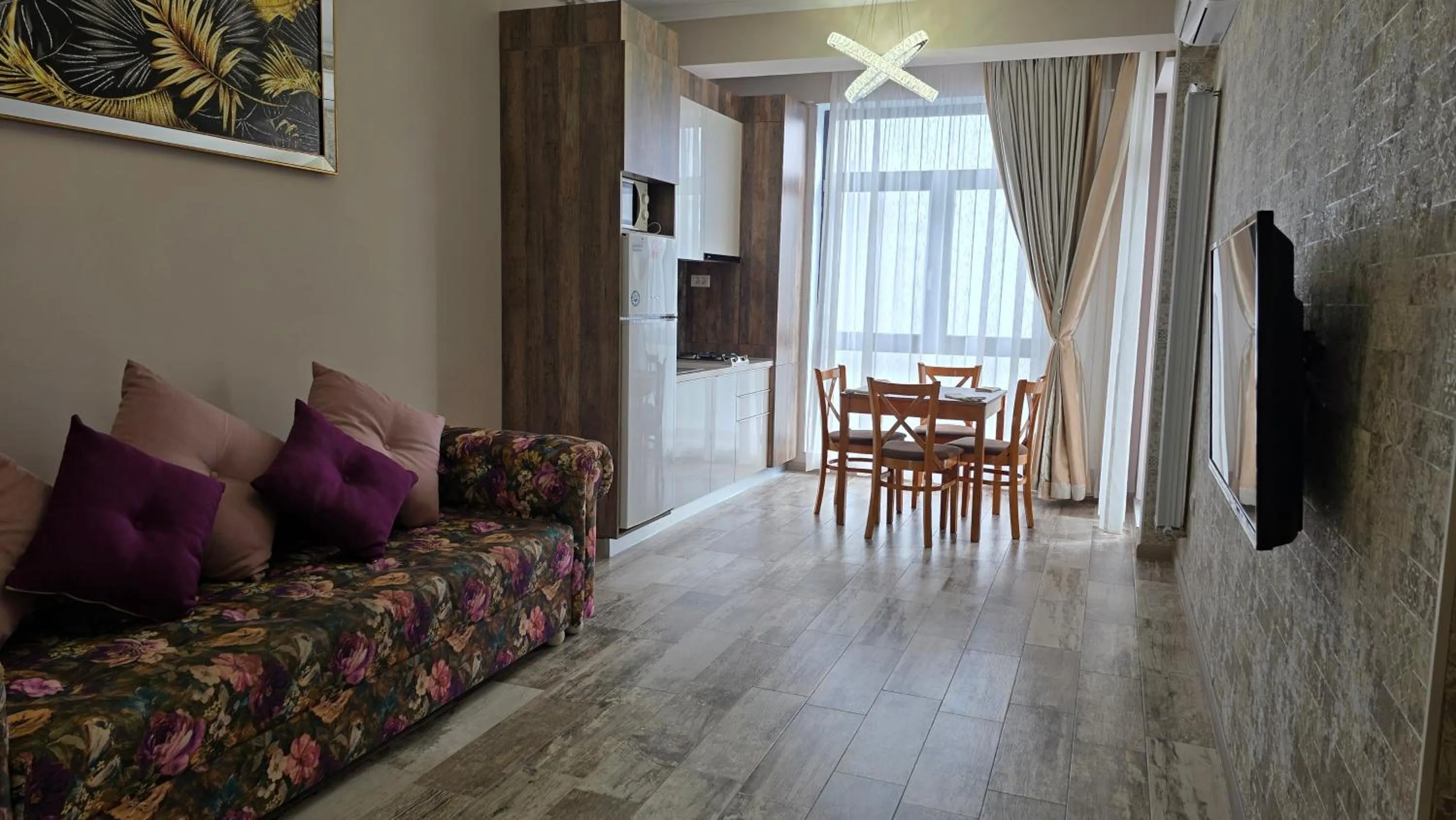 Living room in Lotus 7 Silver