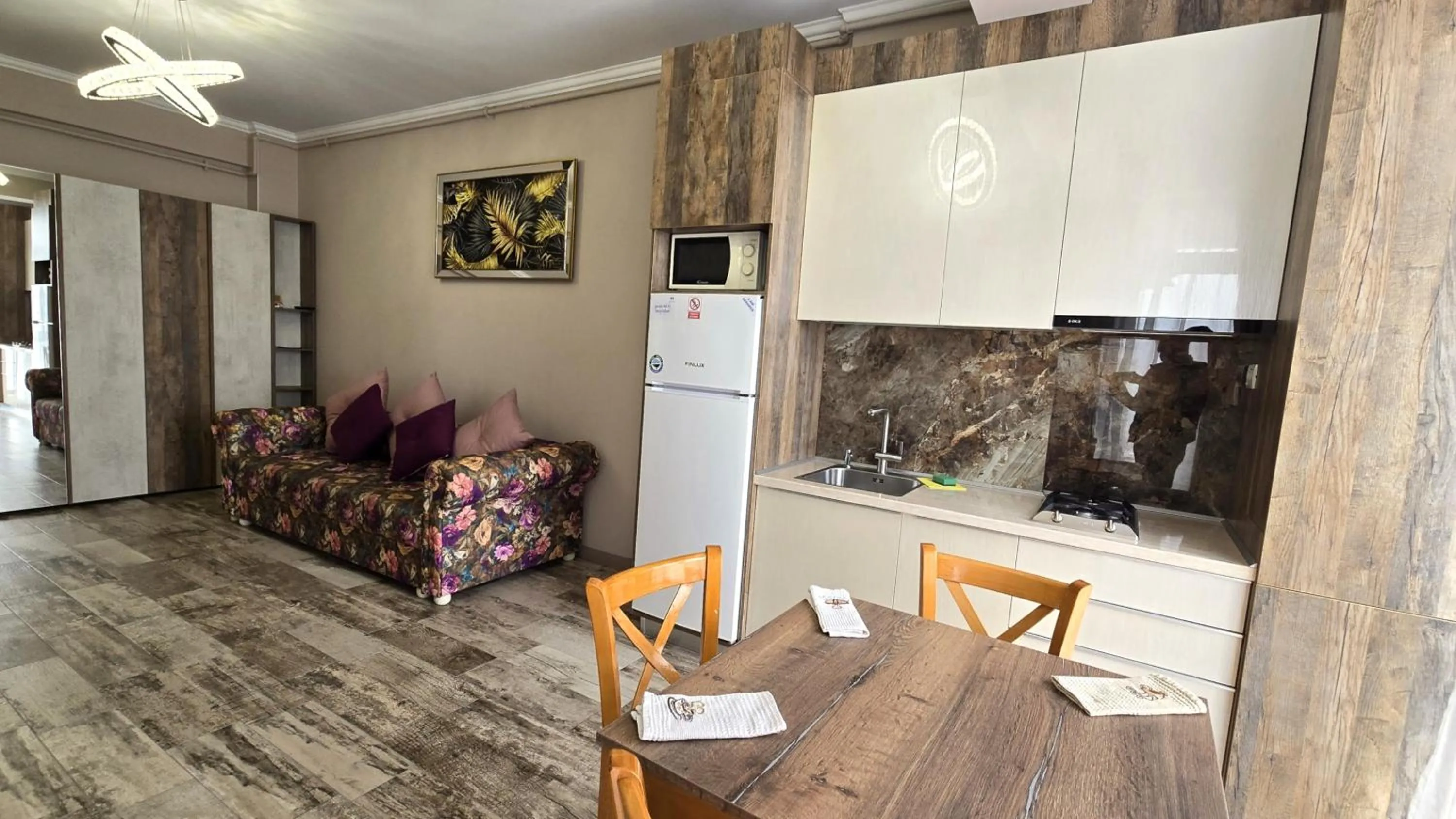 Living room in Lotus 7 Silver