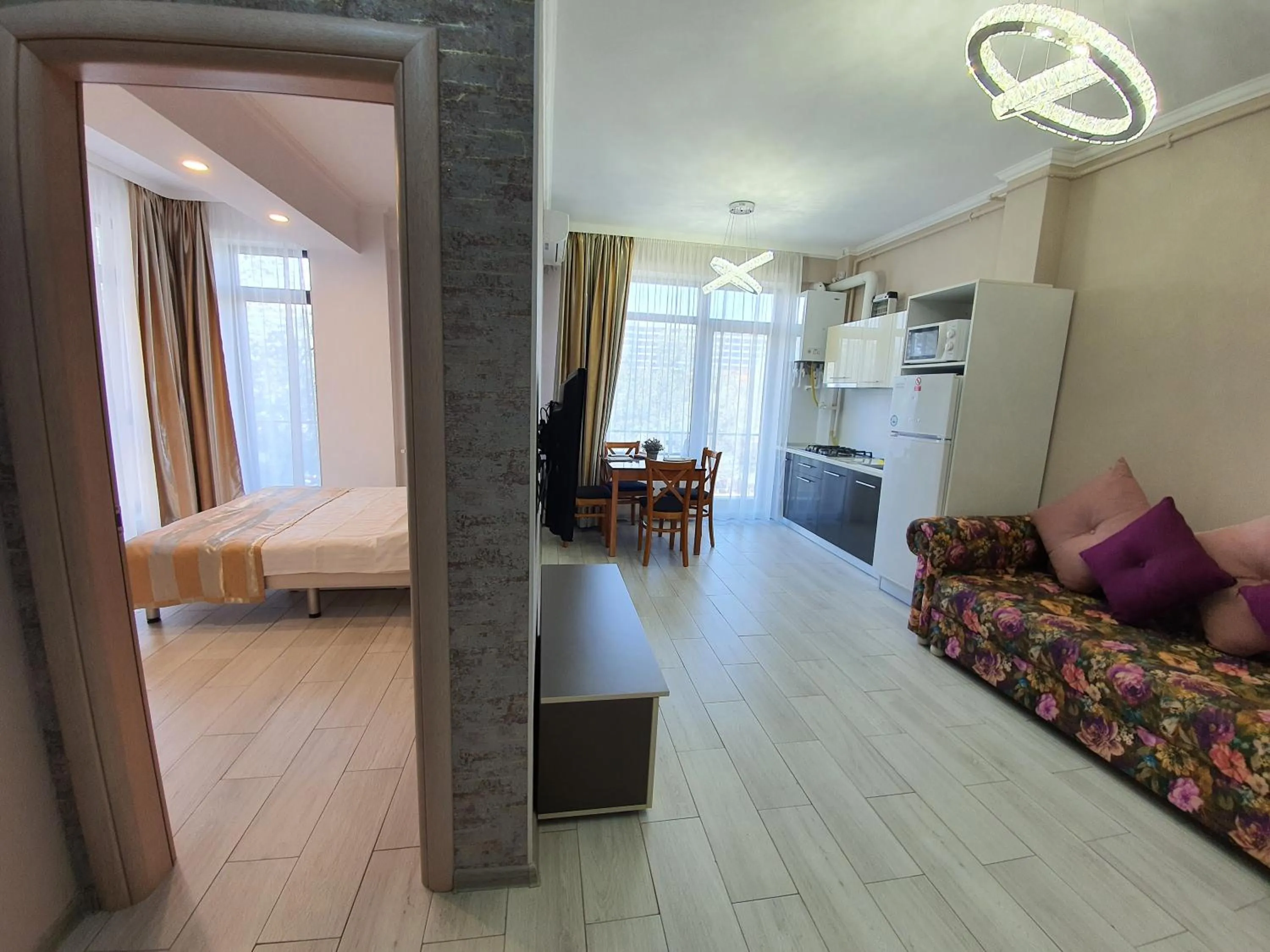 Living room in Lotus 7 Silver