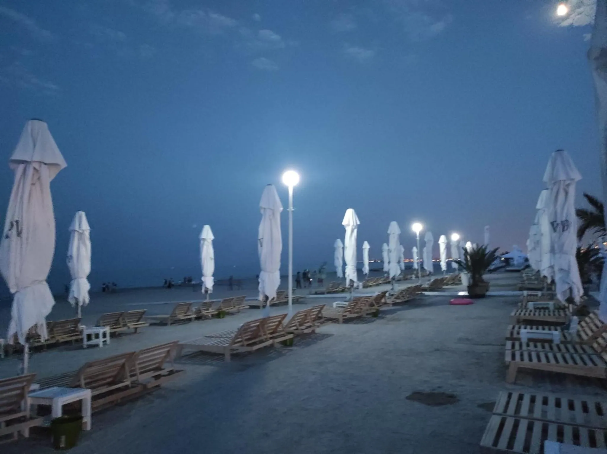 Beach in Lotus 7 Silver