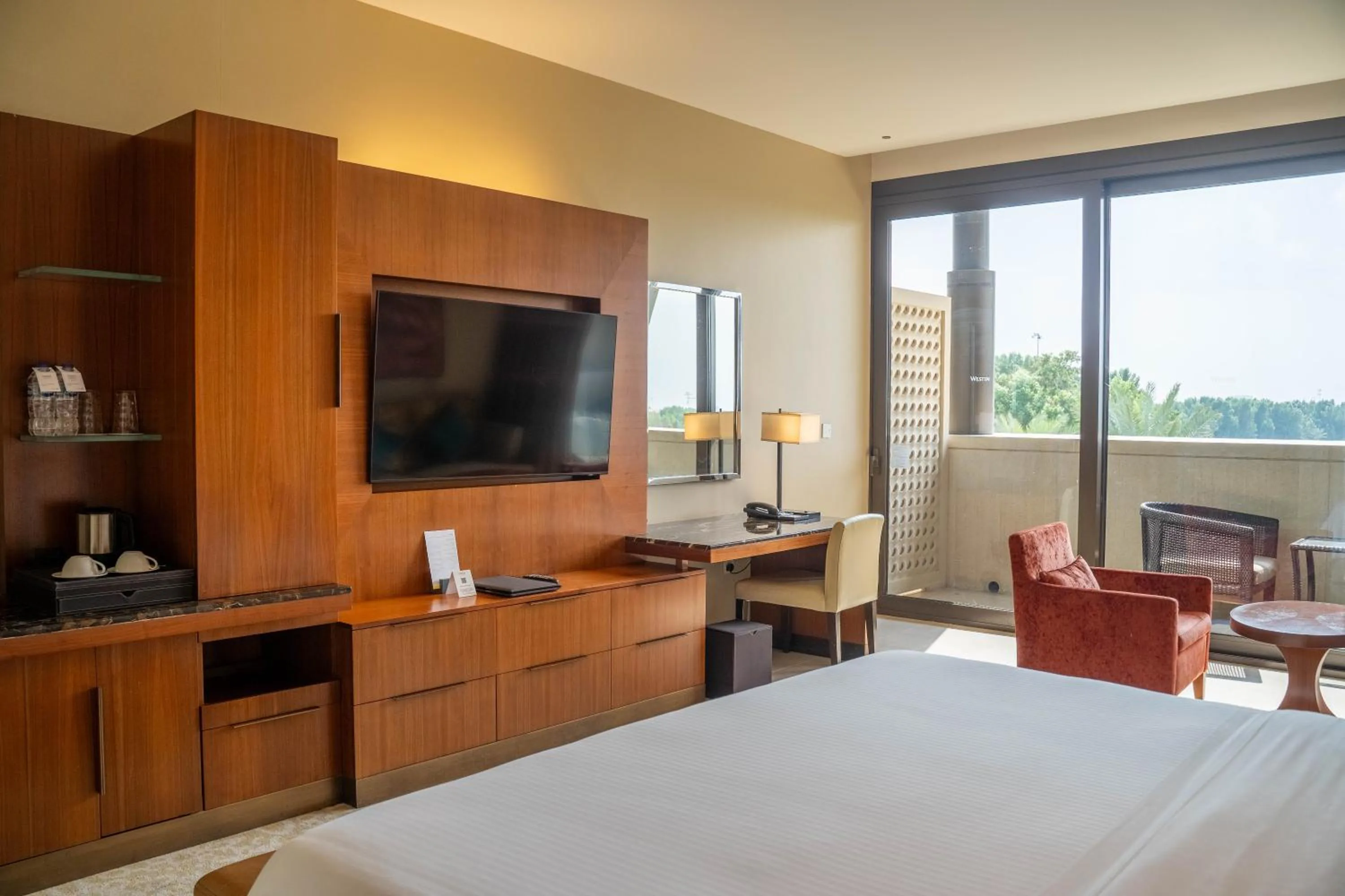 Bedroom, Bed in VOGO Abu Dhabi Golf Resort & Spa Formerly The Westin Abu Dhabi Golf Resort & Spa