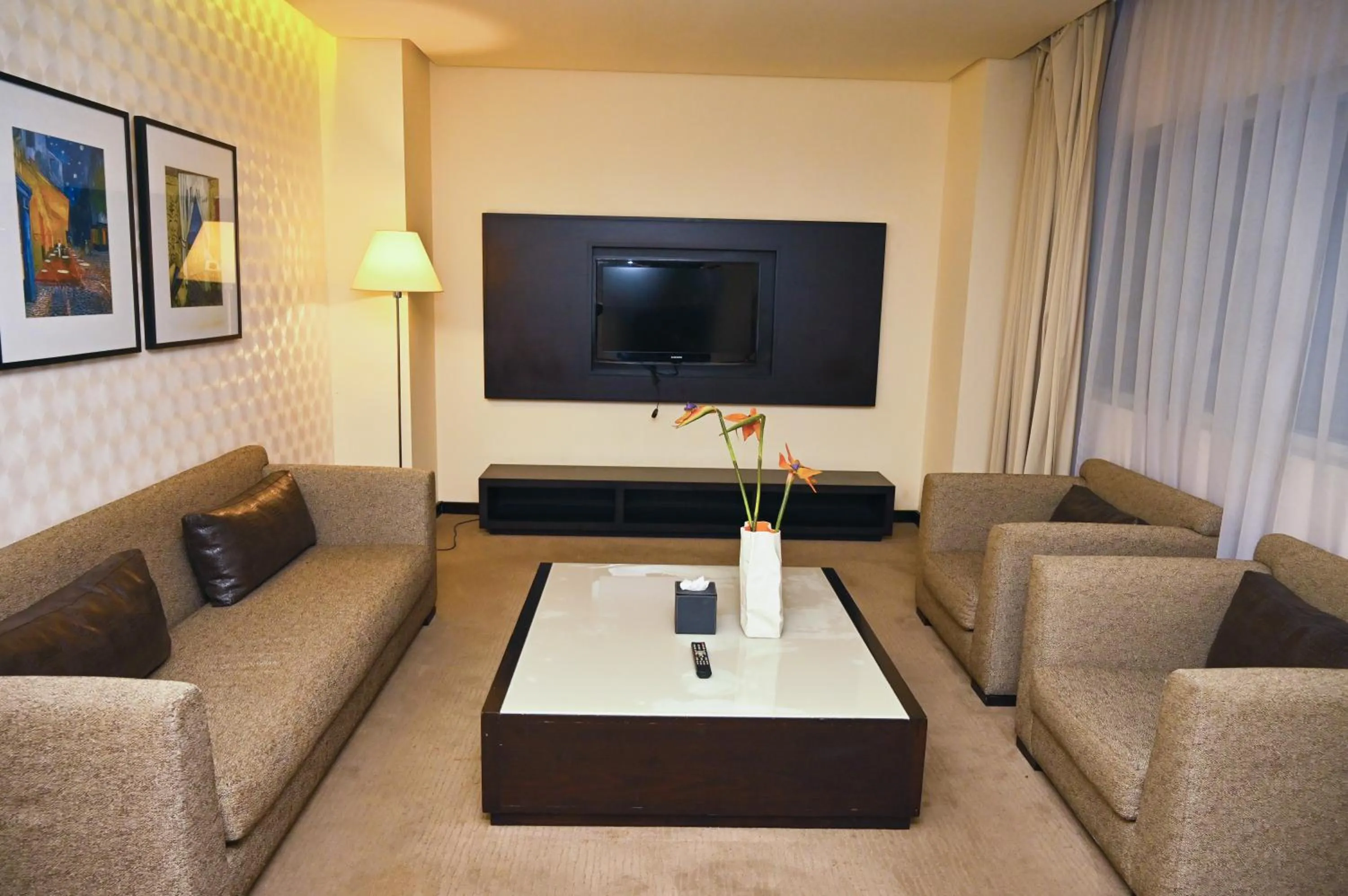 TV and multimedia in Hues Boutique Hotel