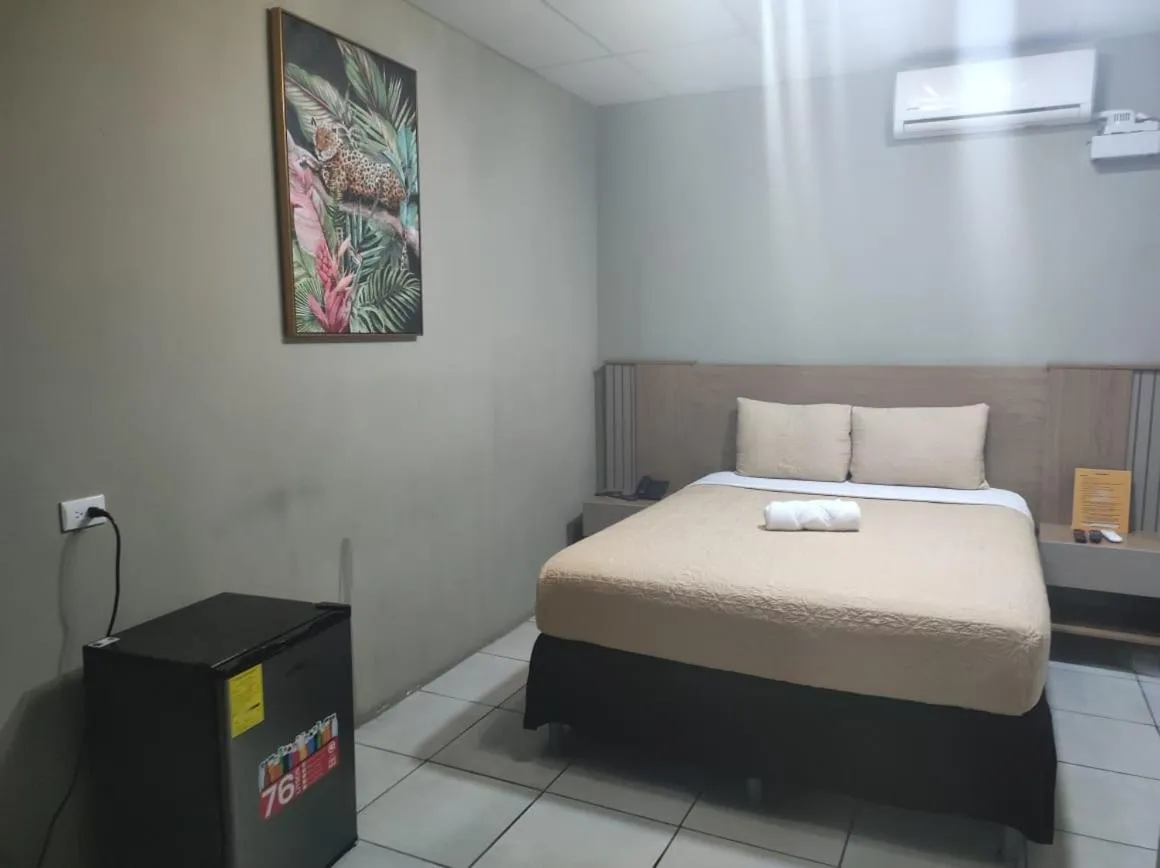 Bed in Kartagus Hotel